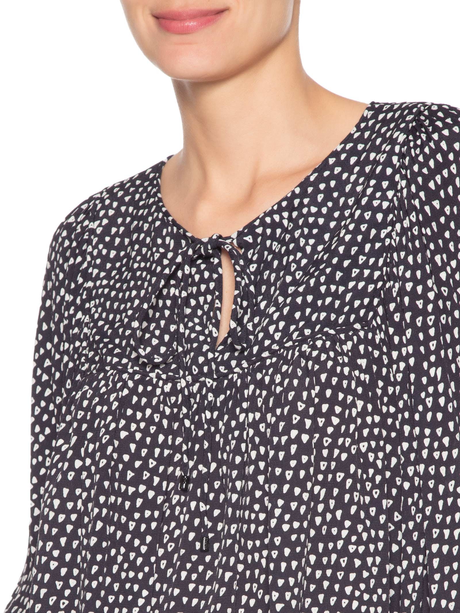 Bata Feminina Decote Argola Textura Palheta Preto Animale