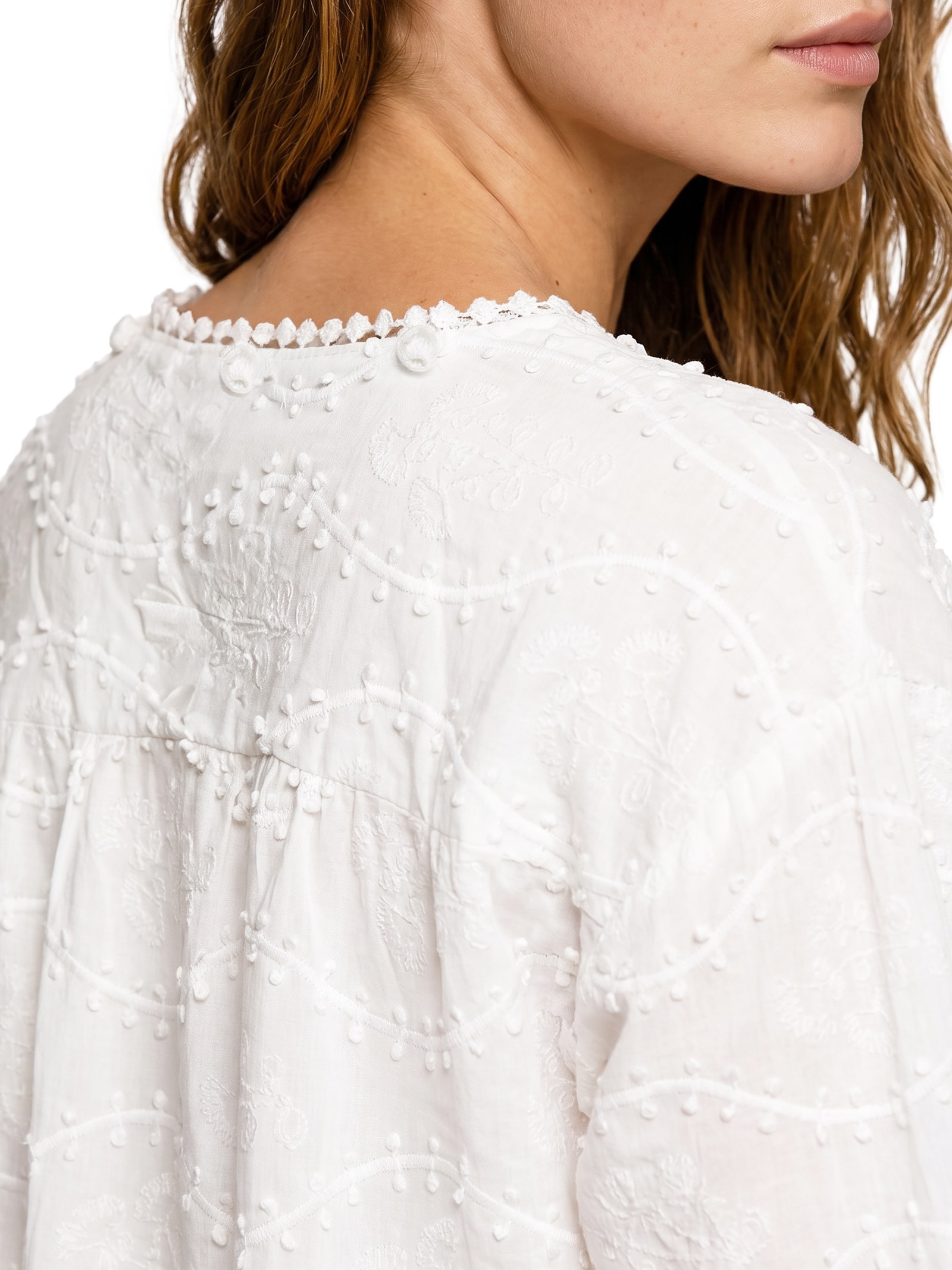 Bata Feminina Voil Bordado Relevo – Branco Cantão