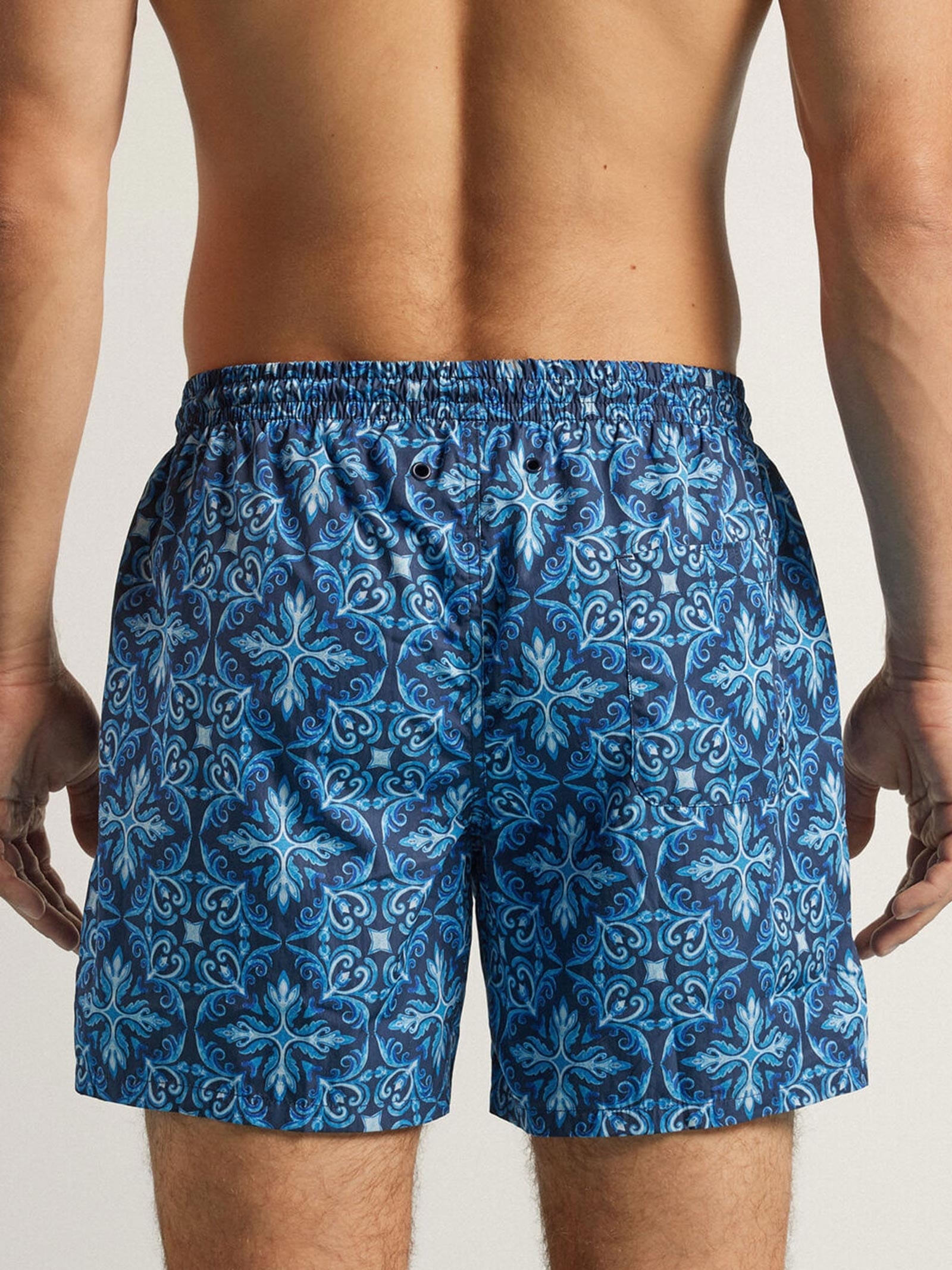 Bermuda De Banho Com Estampa De Azulejos Azul Intimissimi