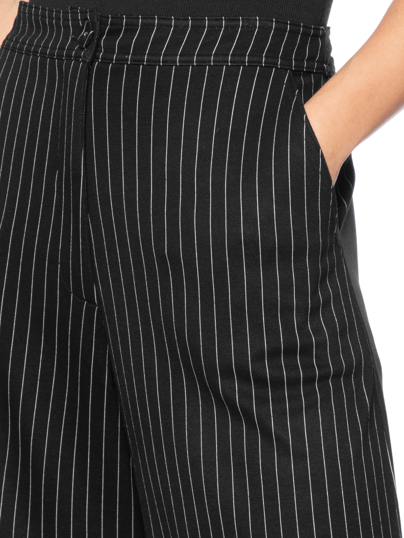 Bermuda Feminina Alfaiataria Risca de Giz Preto Dress To