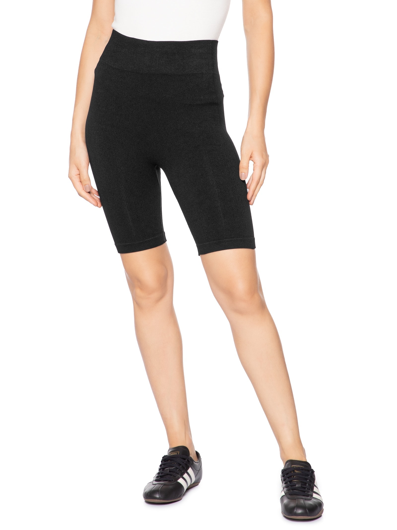 Bermuda Feminina Biker Canelada Preto Basiq