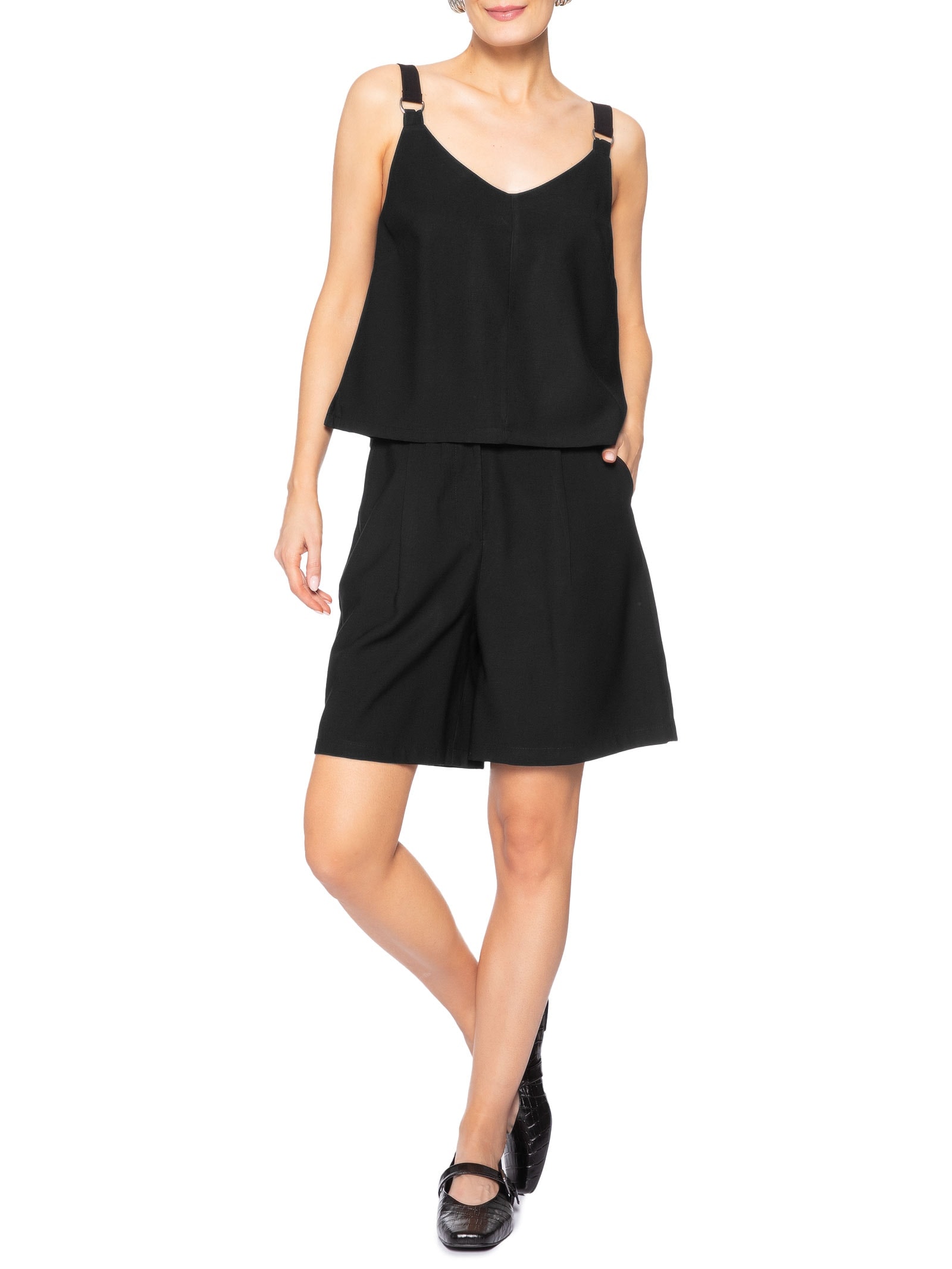 Bermuda Feminina Reta Com Bolso Preto Basiq