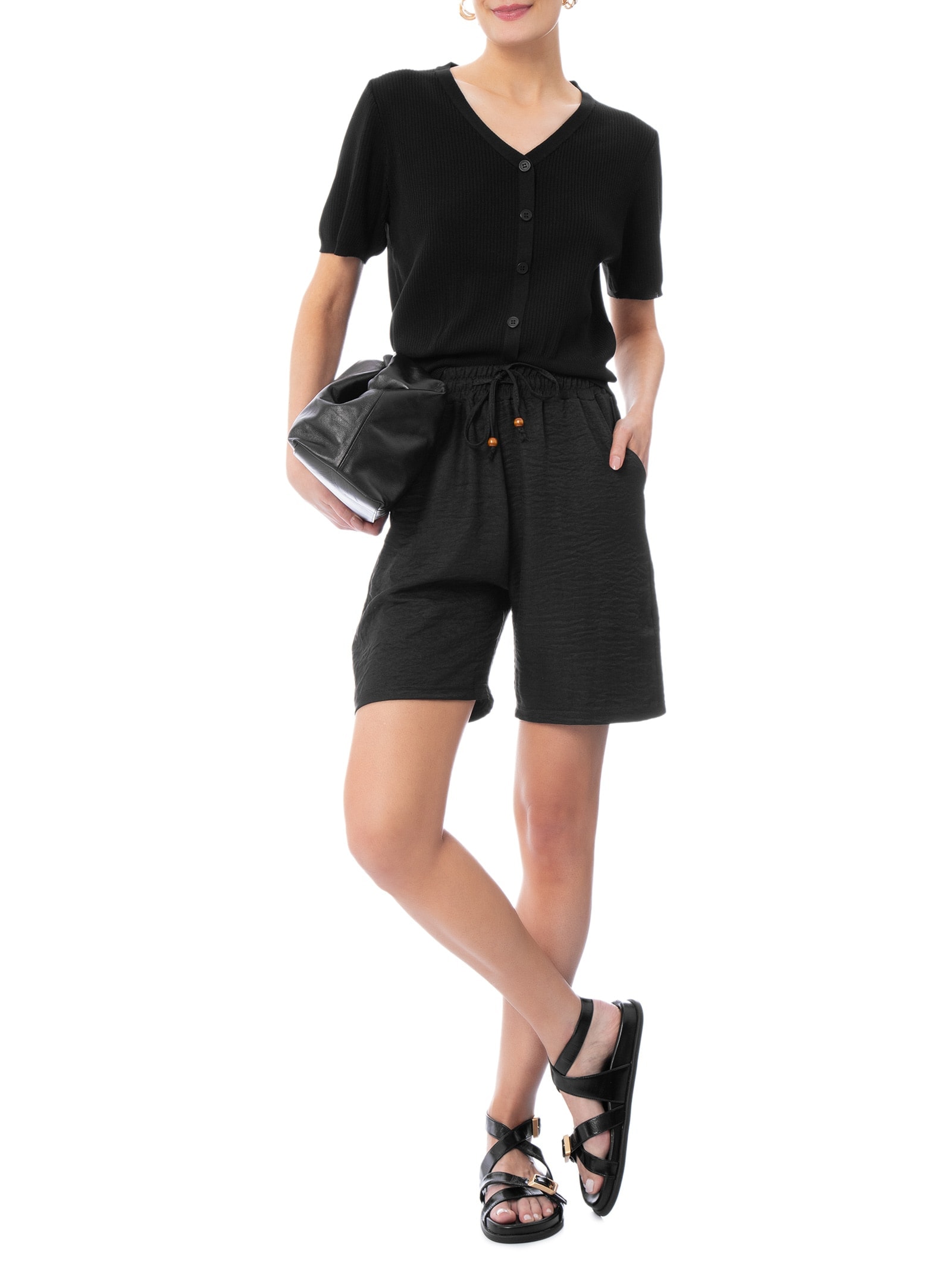 Bermuda Feminina Solta Com Cordão Preto Basiq