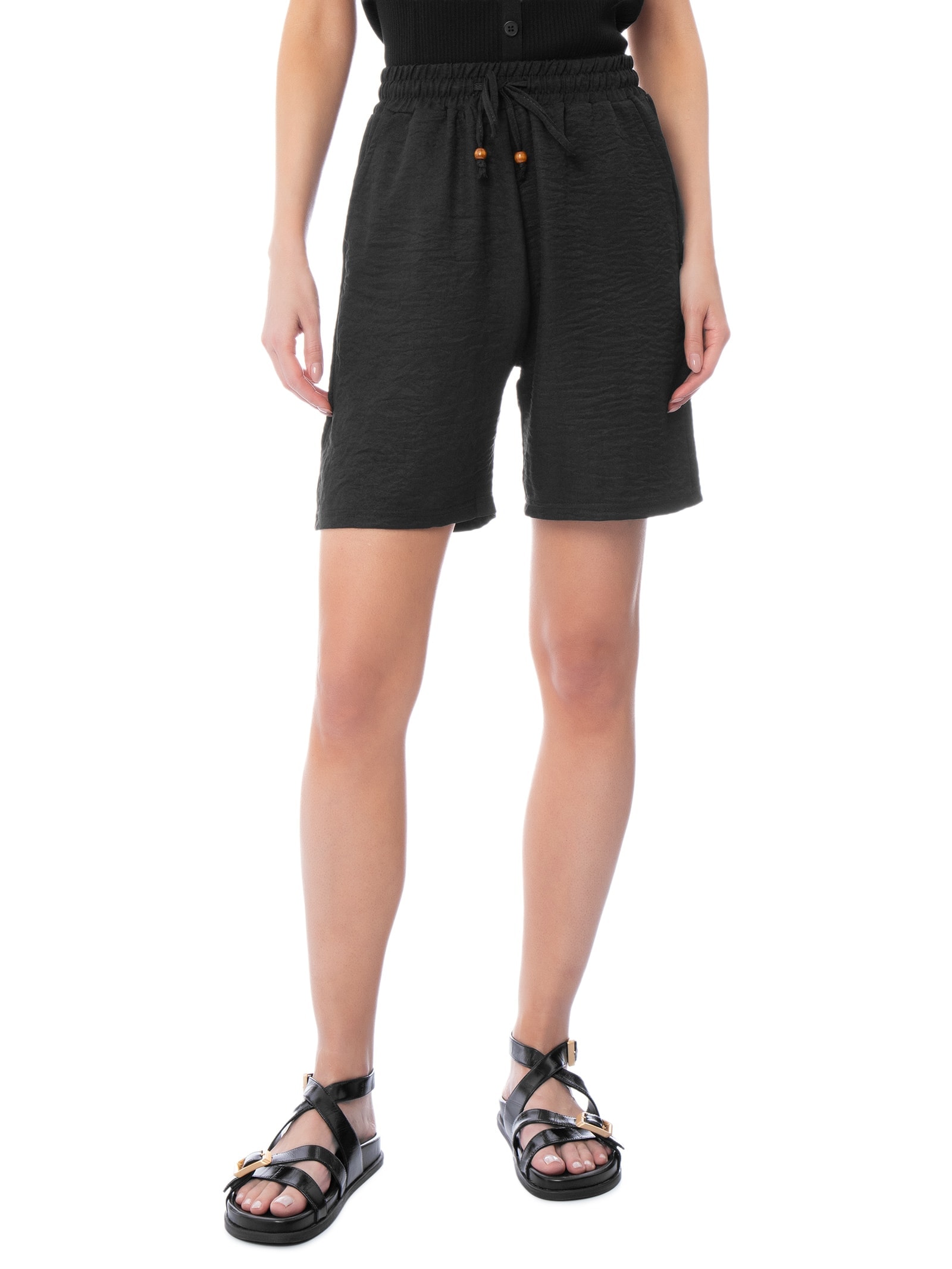 Bermuda Feminina Solta Com Cordão Preto Basiq