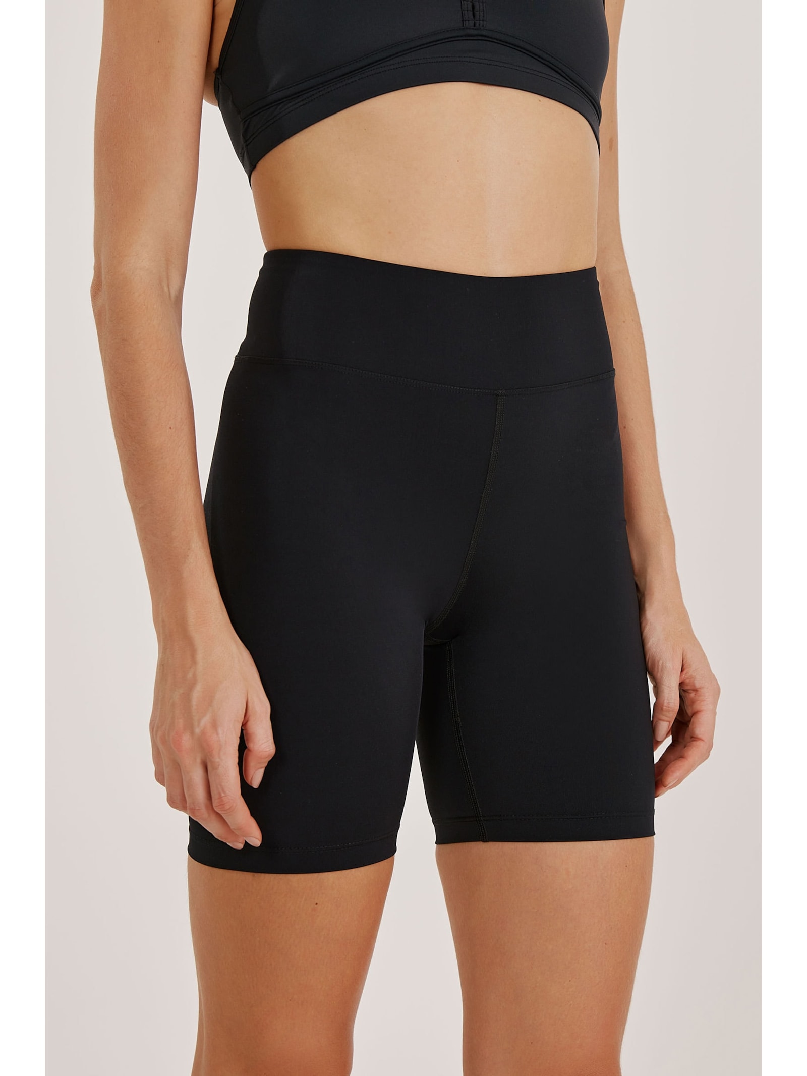 Bermuda Fitness Preta Soft Skin Lolli Yogini