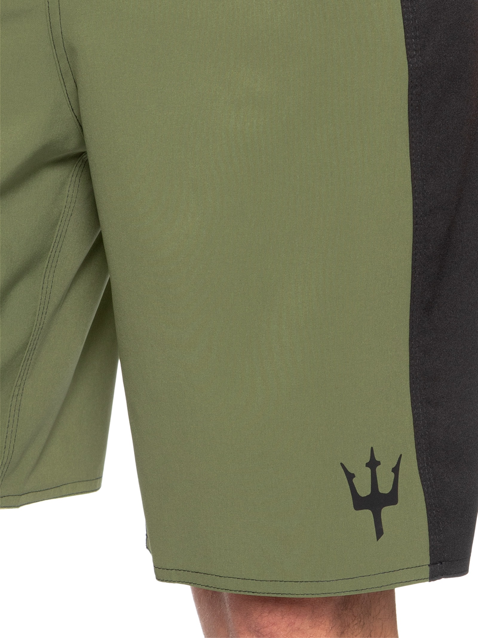 Bermuda Masculina Beachwear Pacific Cut Over Verde Osklen