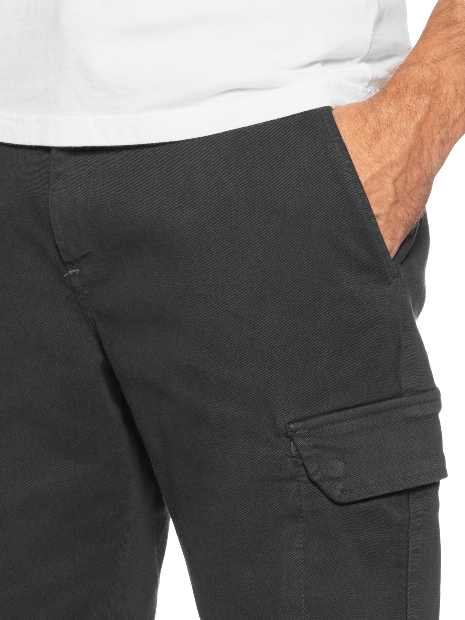 Bermuda Masculina Cargo com Cinto Preto Sergio K