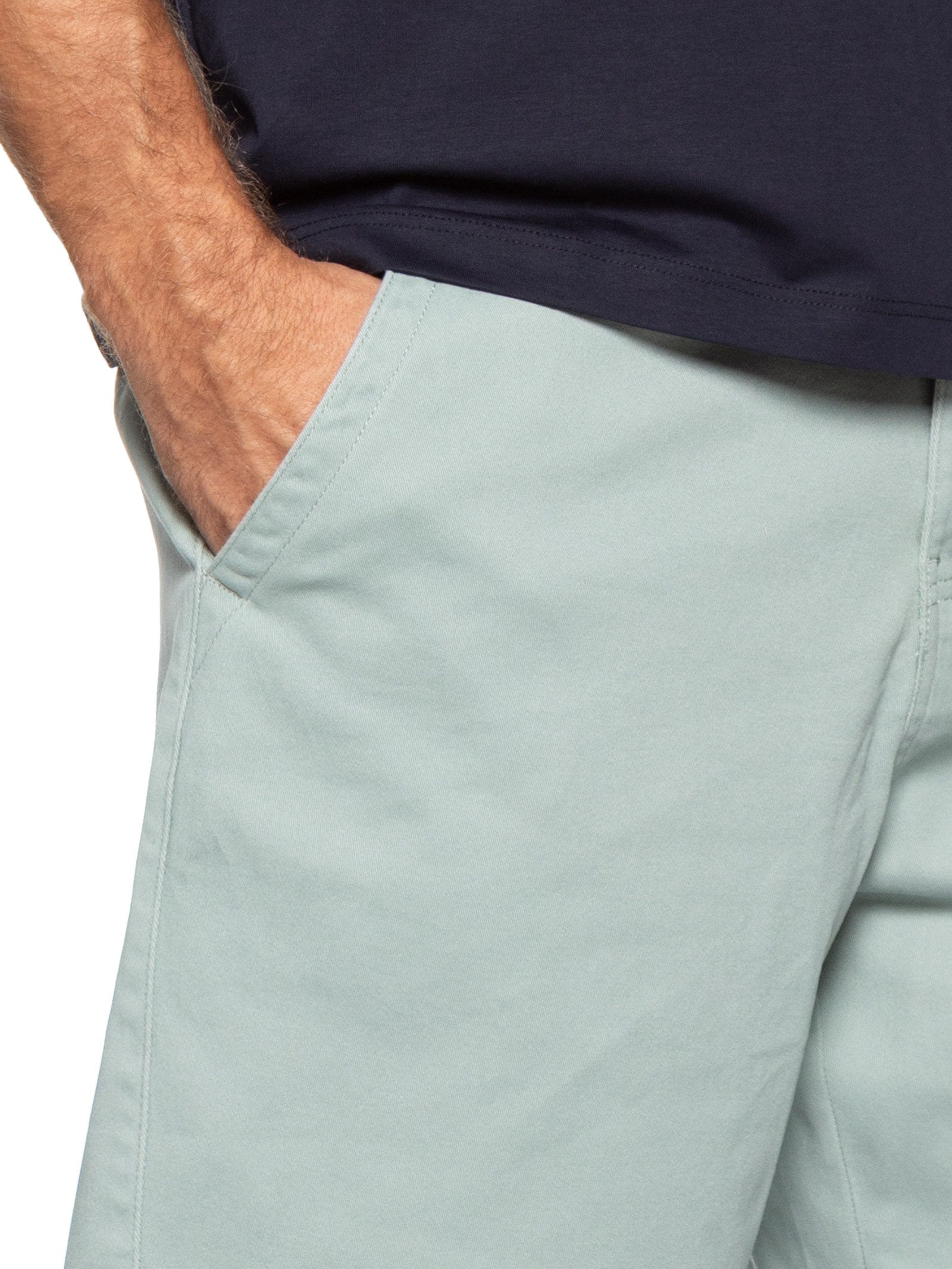 Bermuda Masculina Casual em Sarja Color Verde Basiq Men