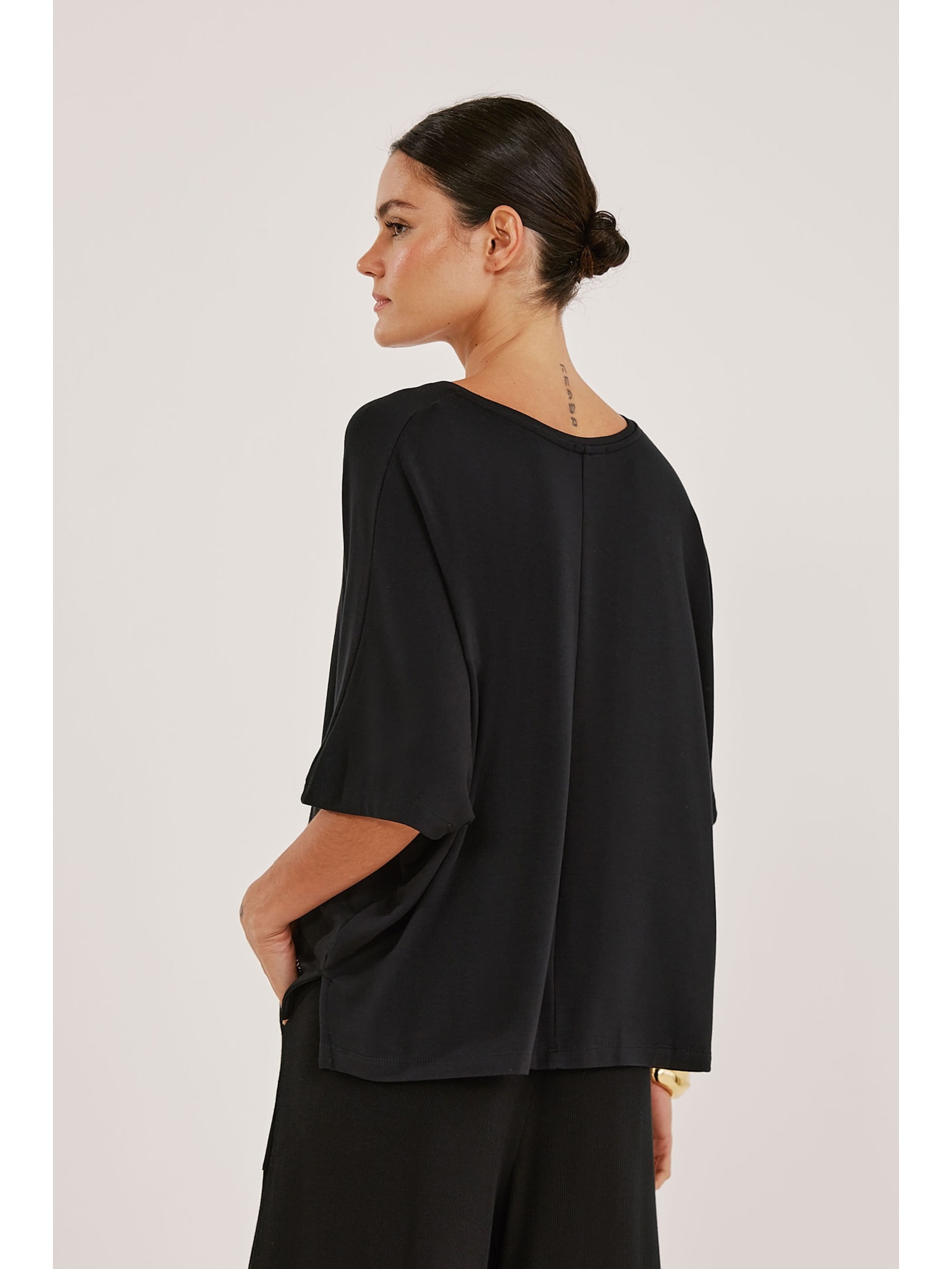 Blusa Cropped Preta Bambu Isis Yogini