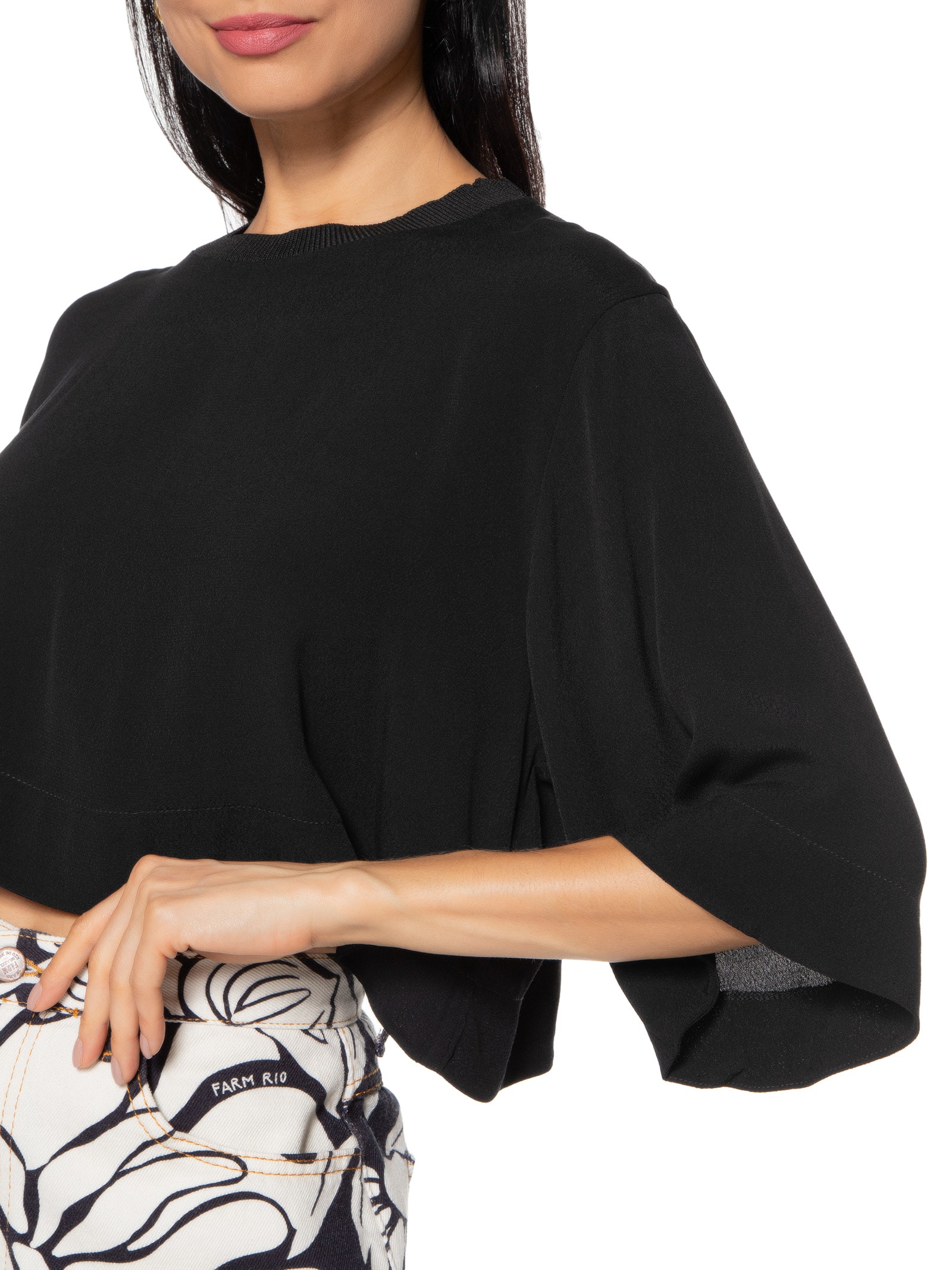 Blusa Feminina Acabamento Contrastante Preto Farm