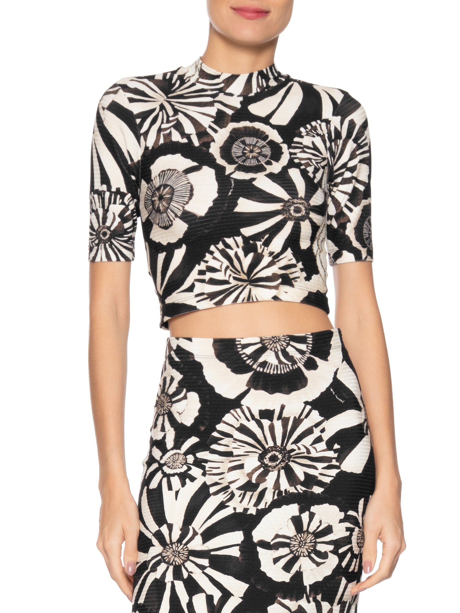  Blusa Feminina Cropped Flora Preto Farm