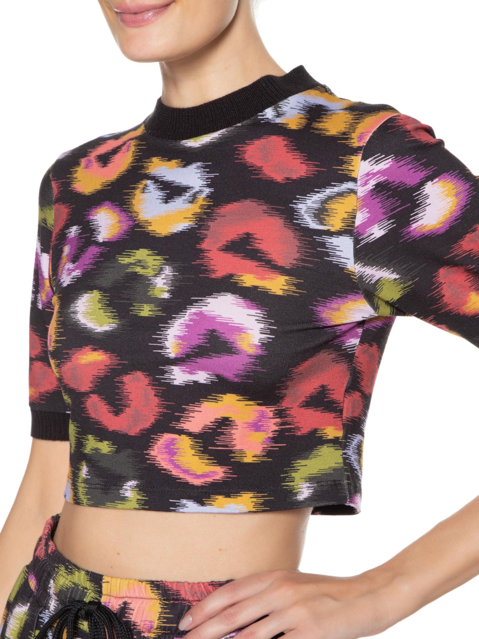 Blusa Feminina Cropped Onça De Cor Preto Farm