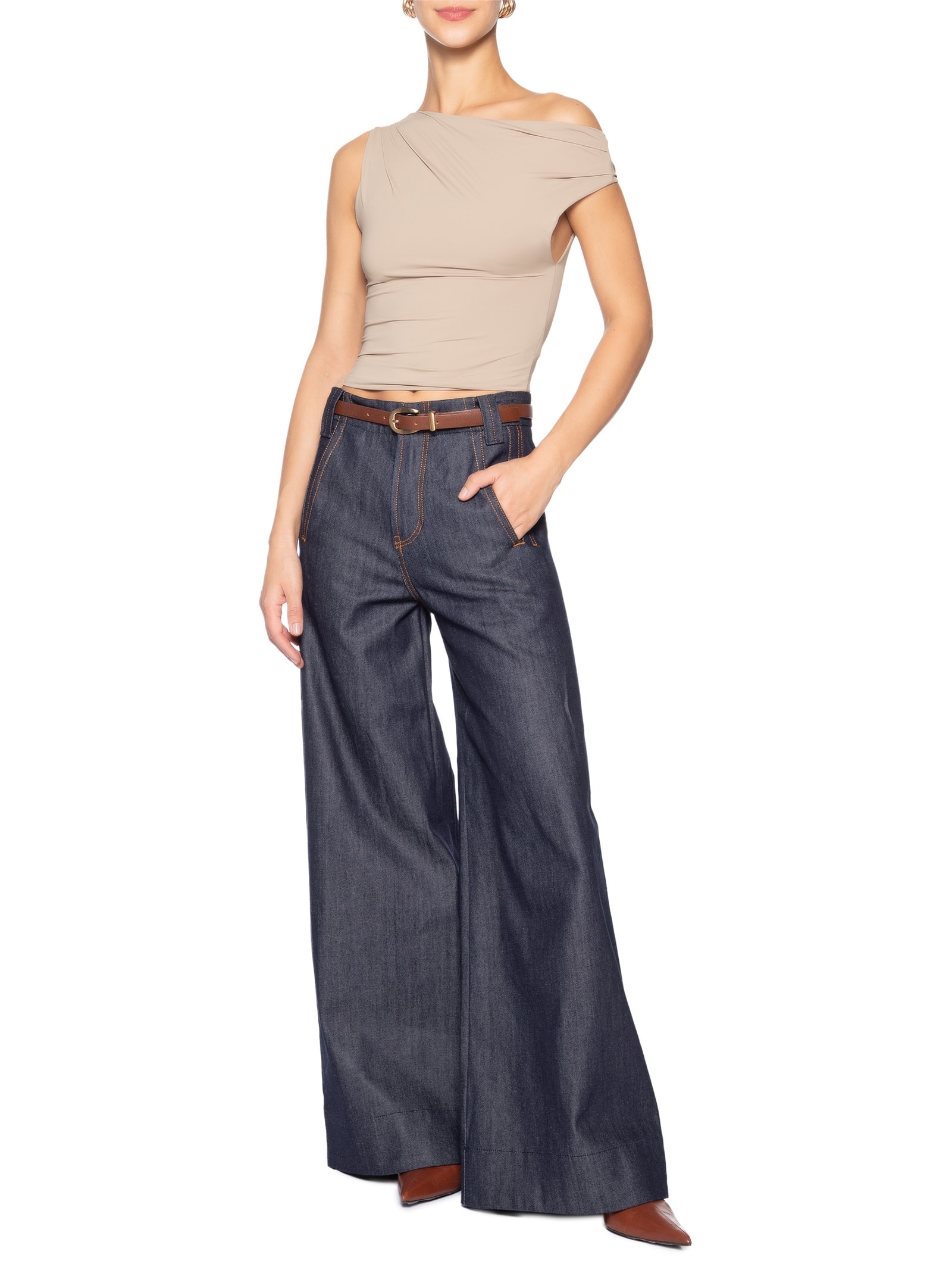 Blusa Feminina Em Poliamida Com Decote Assimétrico Bege Market 33