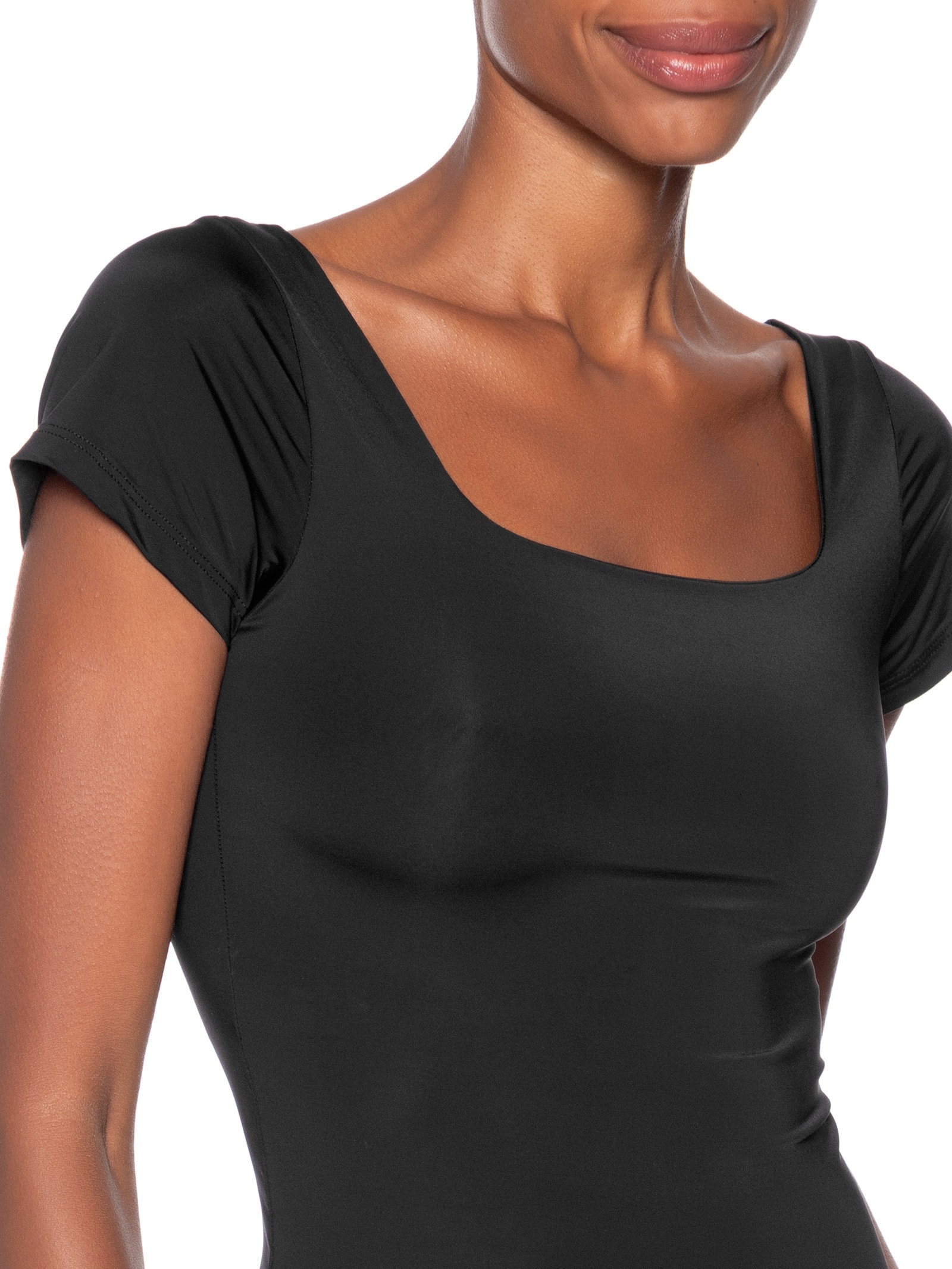 Blusa Feminina Em Poliamida Com Manga Curta Preto Market 33