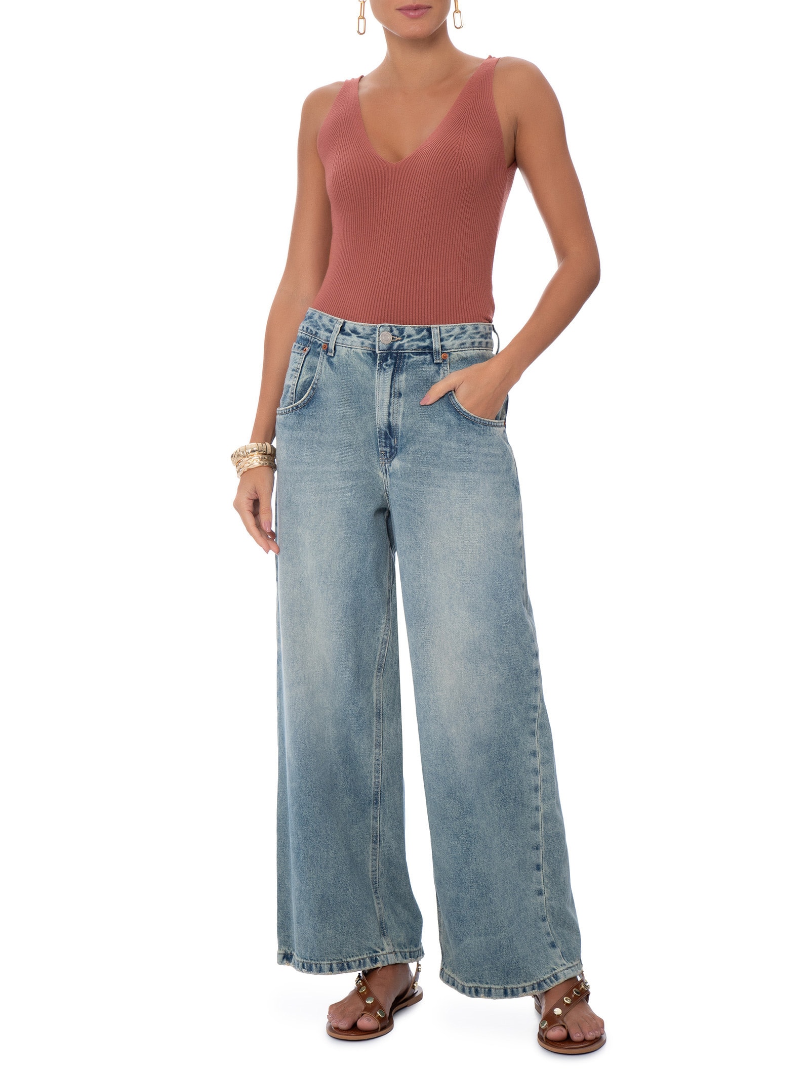 Blusa Feminina Em Tricot Decote V Marrom Market 33