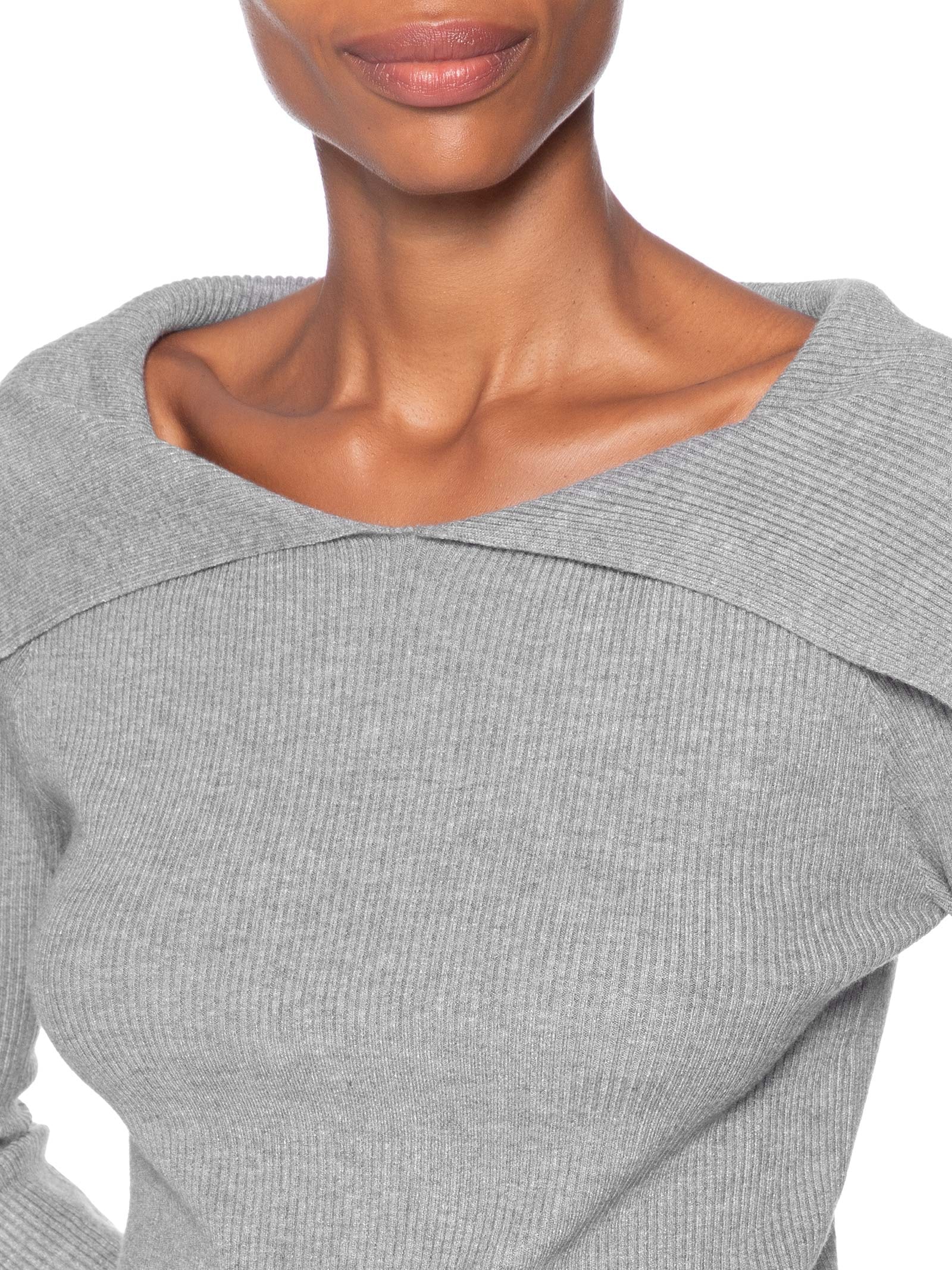 Blusa Feminina  em Tricot Ombro a Ombro – Cinza Basiq