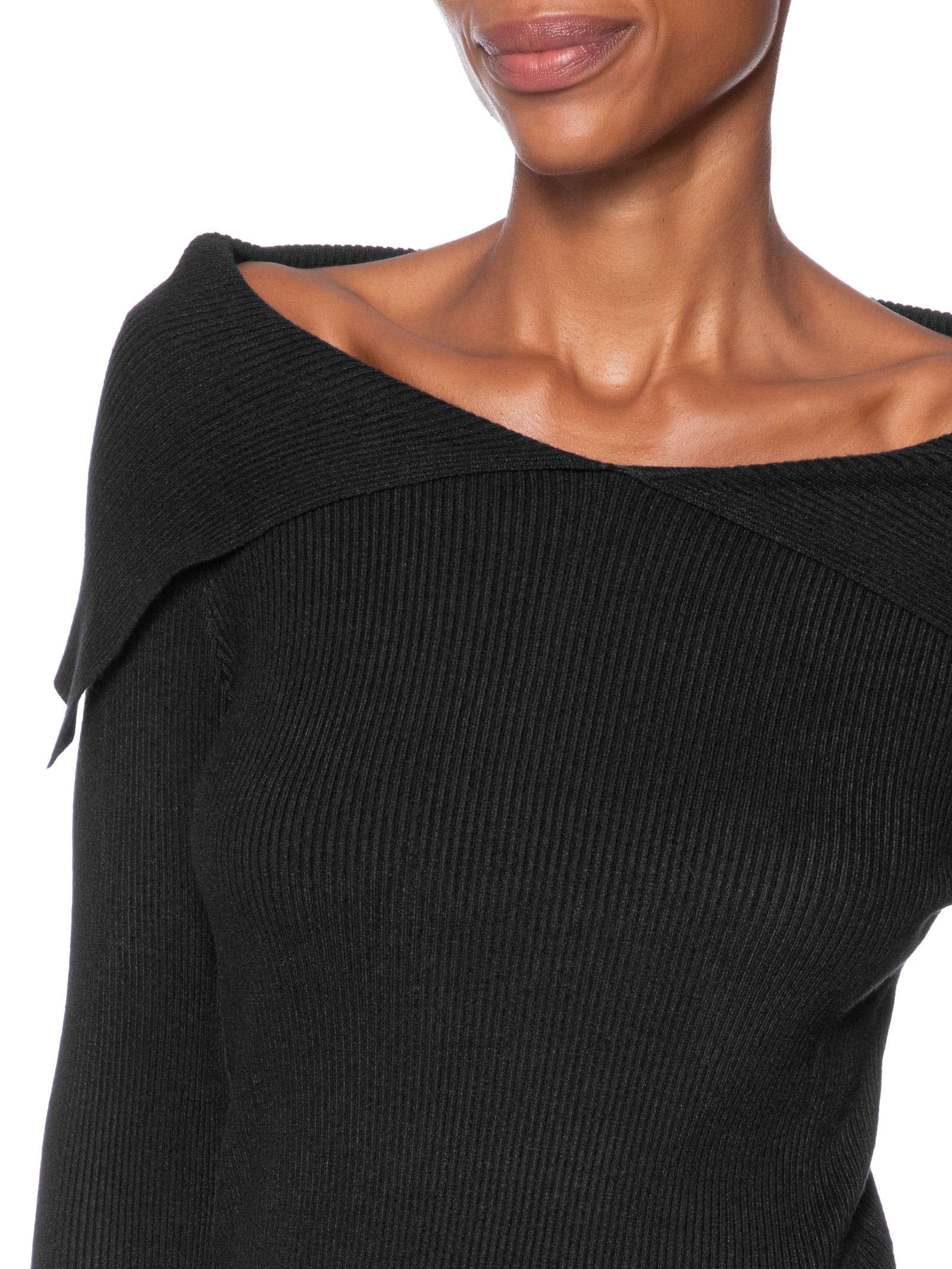 Blusa Feminina  em Tricot Ombro a Ombro – Preto Basiq