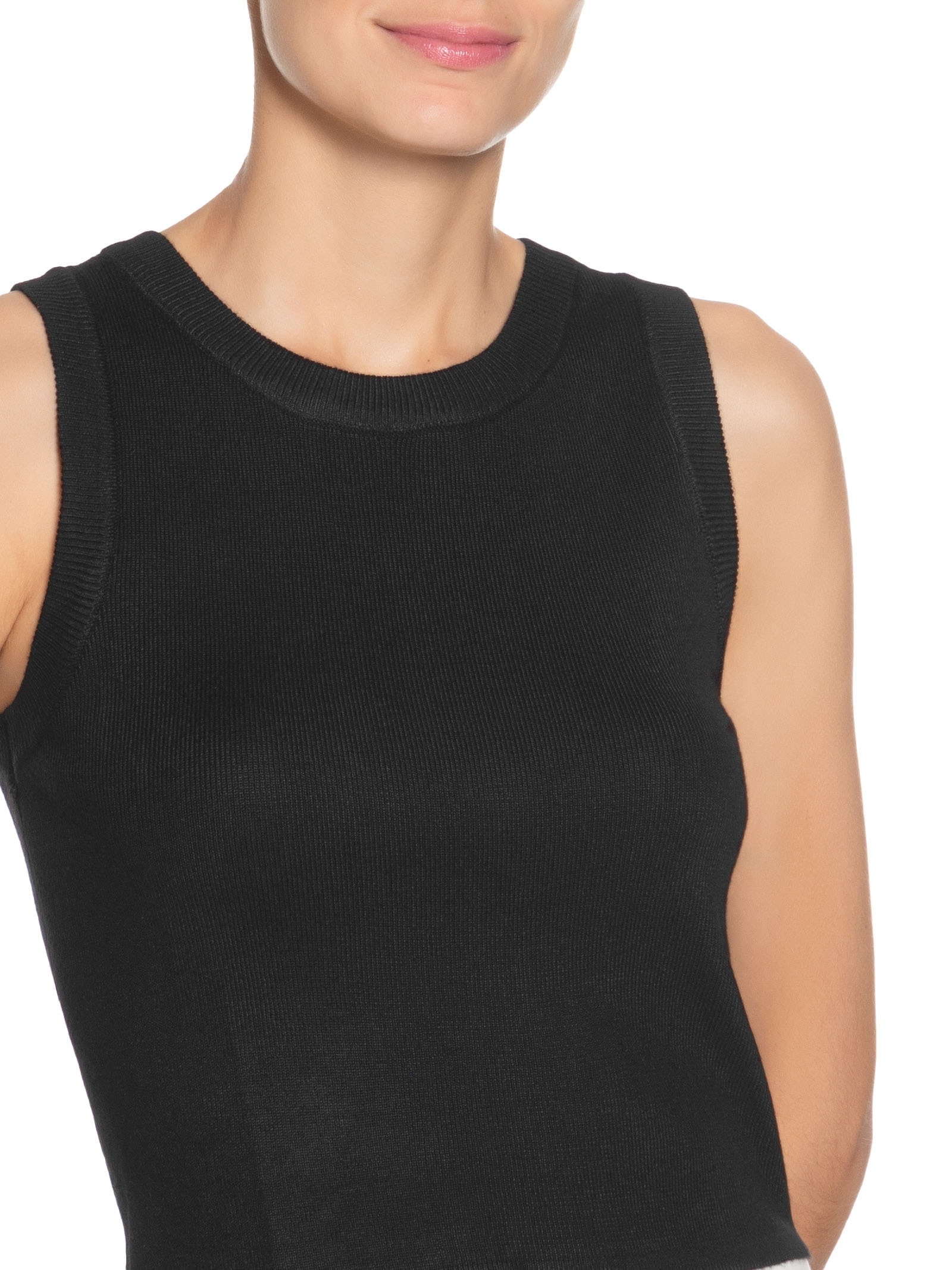 Blusa Feminina Em Tricot Sem Manga Preto '2Essential