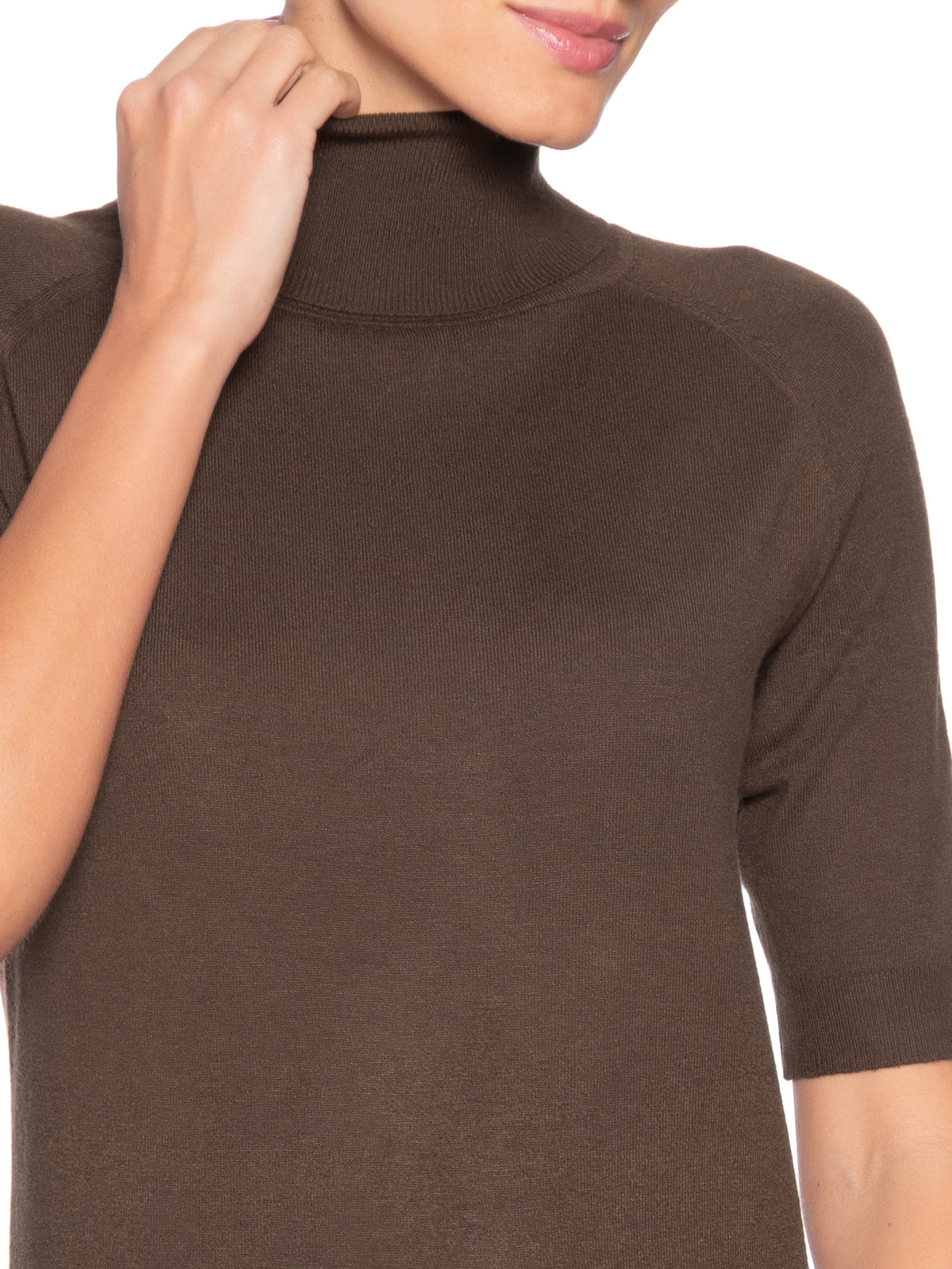 Blusa Feminina Gola Alta Em Tricot Marrom '2Essential