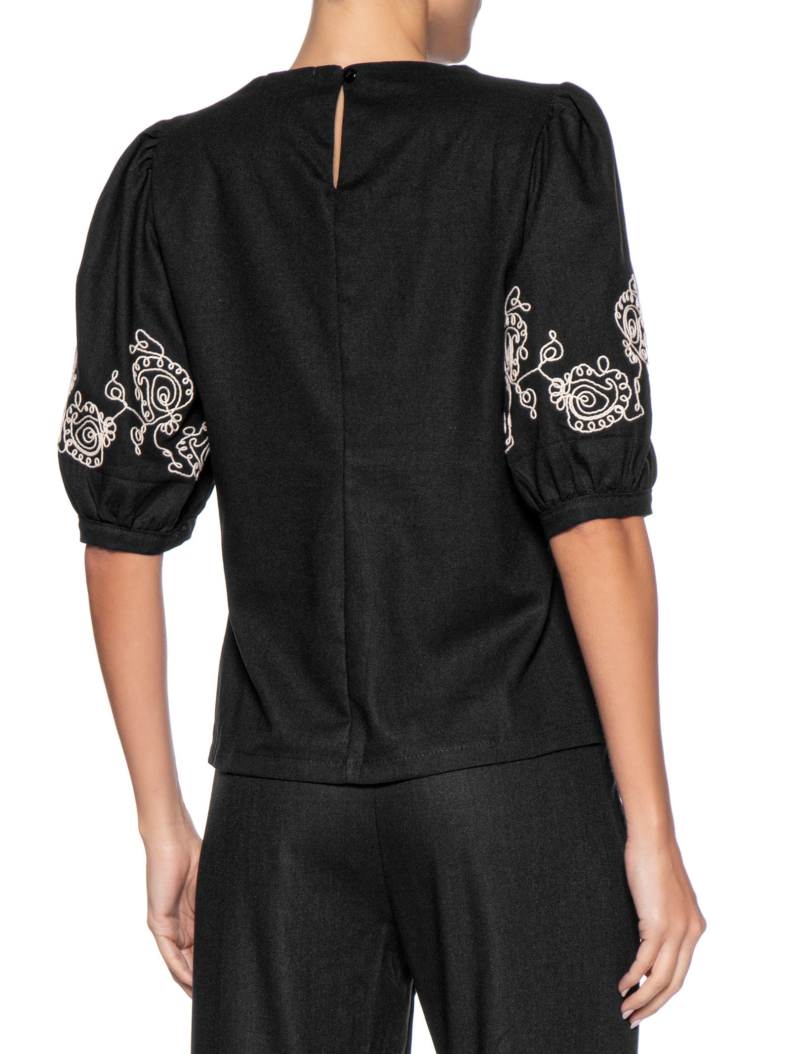 Blusa Feminina Manga Bufante com Bordado Preto '2Essential