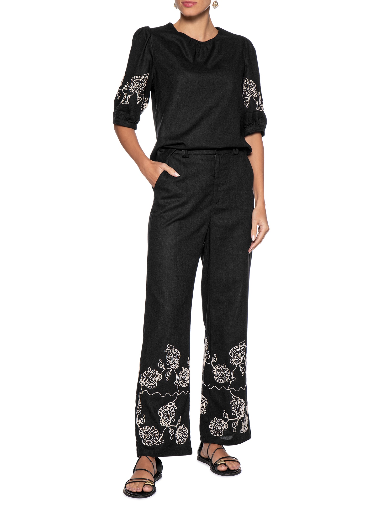 Blusa Feminina Manga Bufante com Bordado – Preto '2Essential