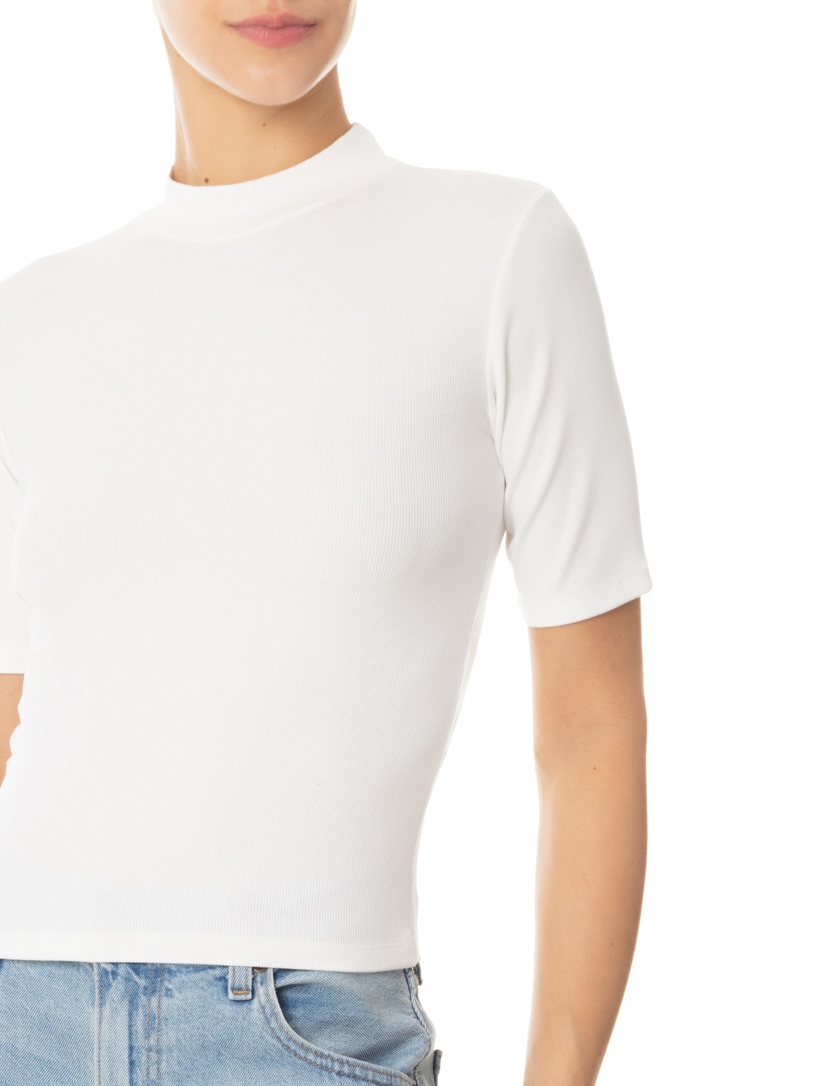 Blusa Feminina Manga Curta Justa ao Corpo Off White Basiq