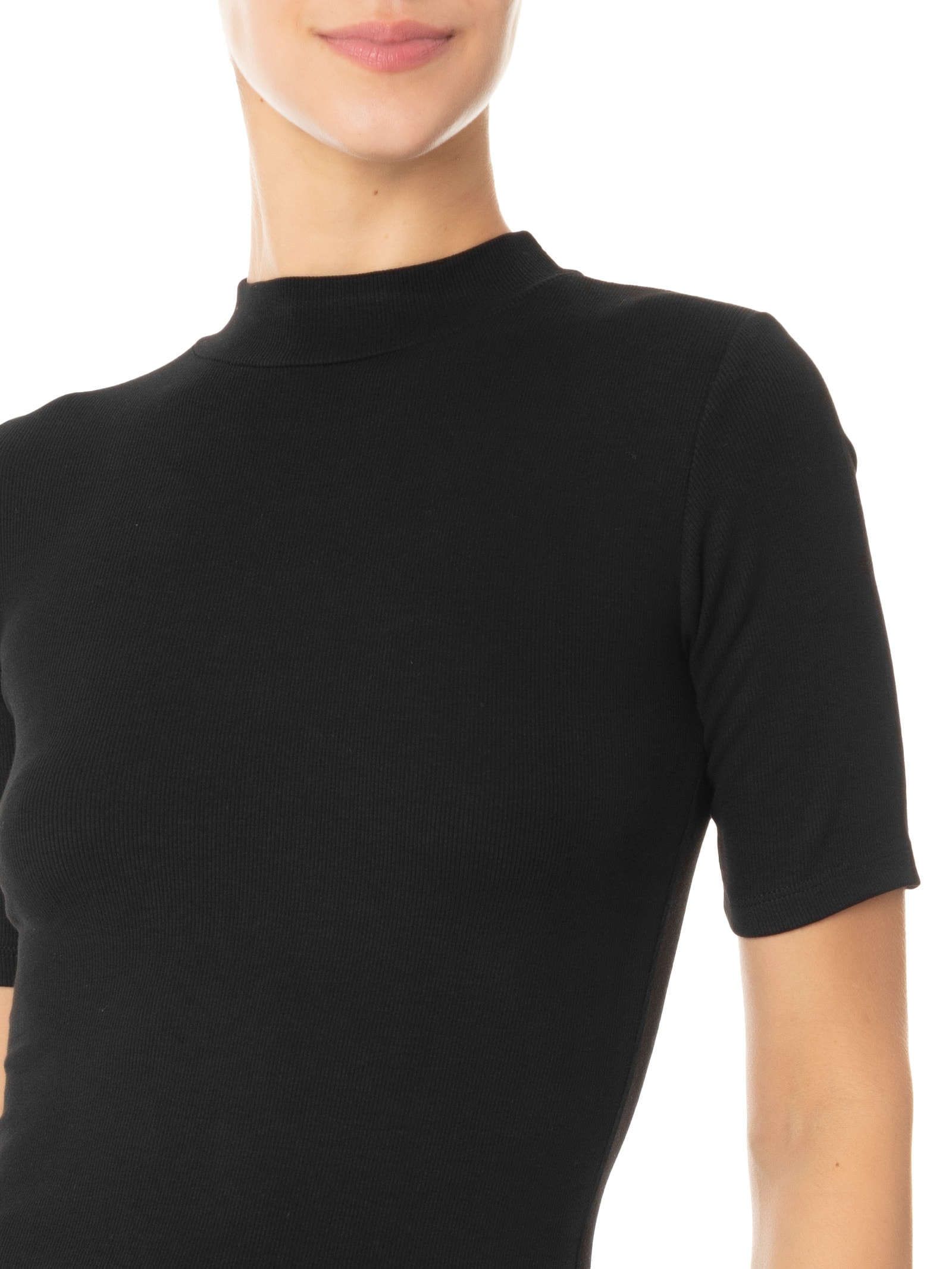 Blusa Feminina Manga Curta Justa ao Corpo Preto Basiq