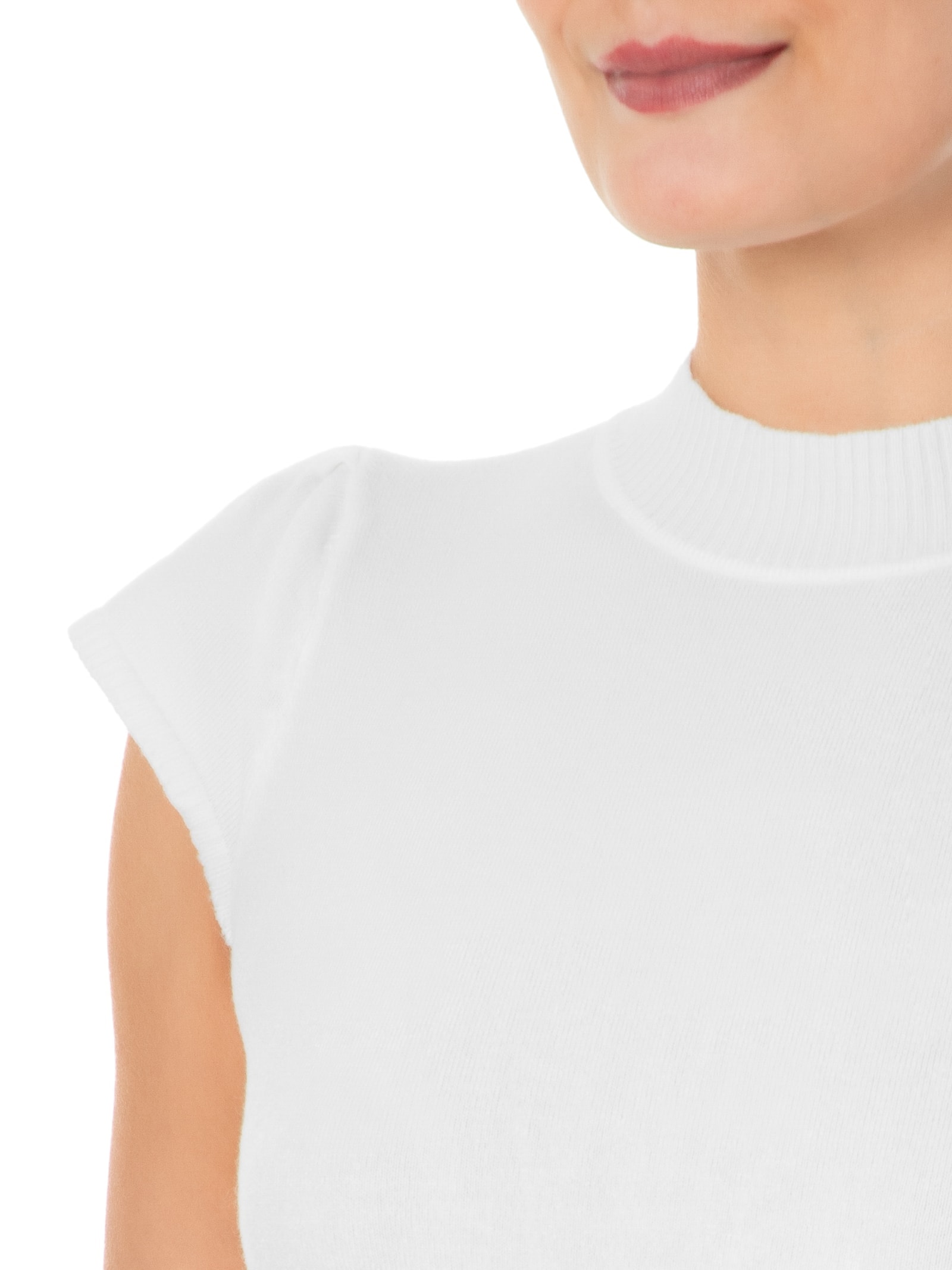 Blusa Feminina Tricot com Manga Curta Gola Alta Branco Basiq