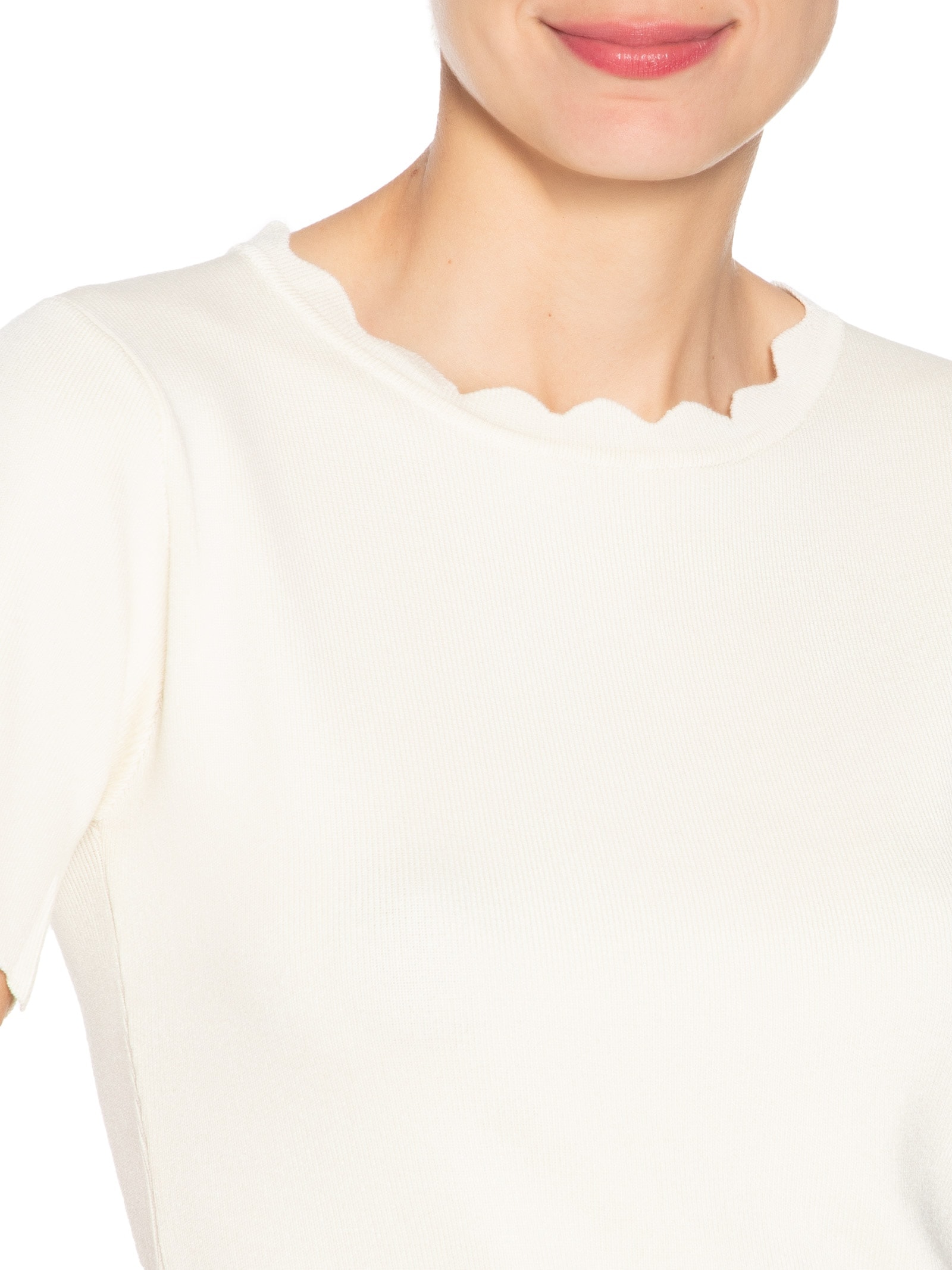 Blusa Feminina Tricot Decote Ondulado Off White Market 33