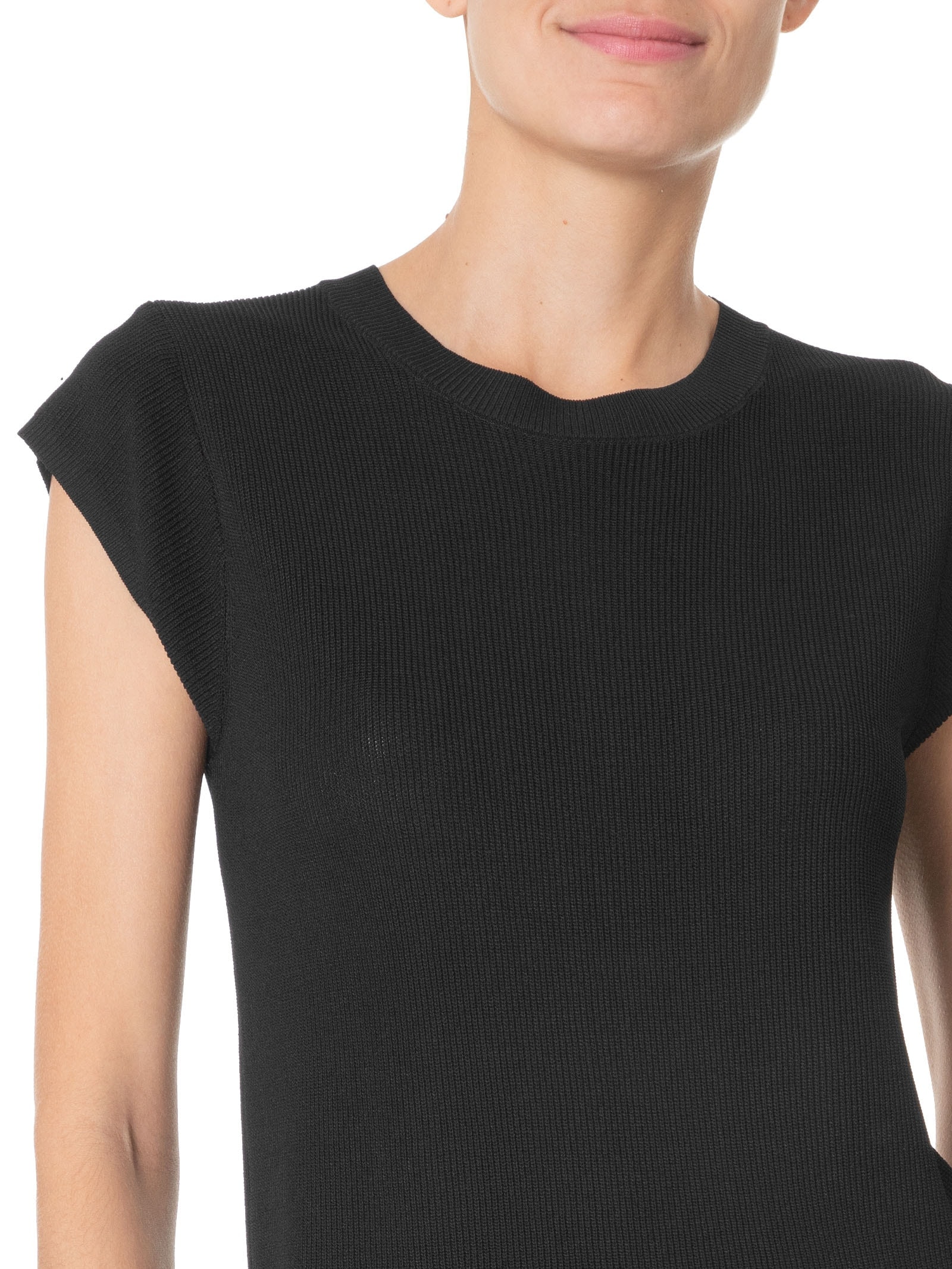 Blusa Feminina Tricot Sem Manga Preto Basiq