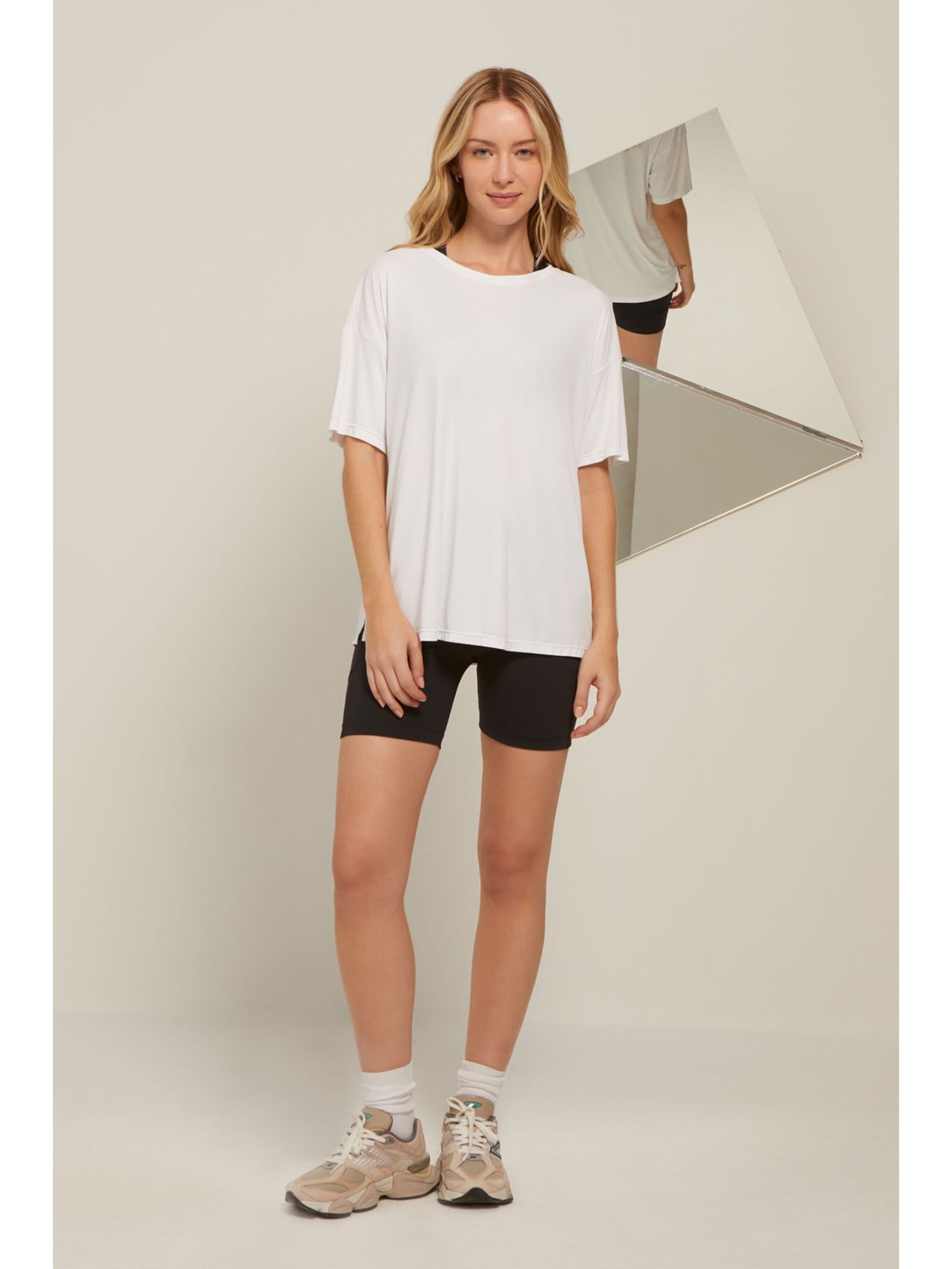 Blusa Fitness Longa Branca Uv Dry Palma Yogini