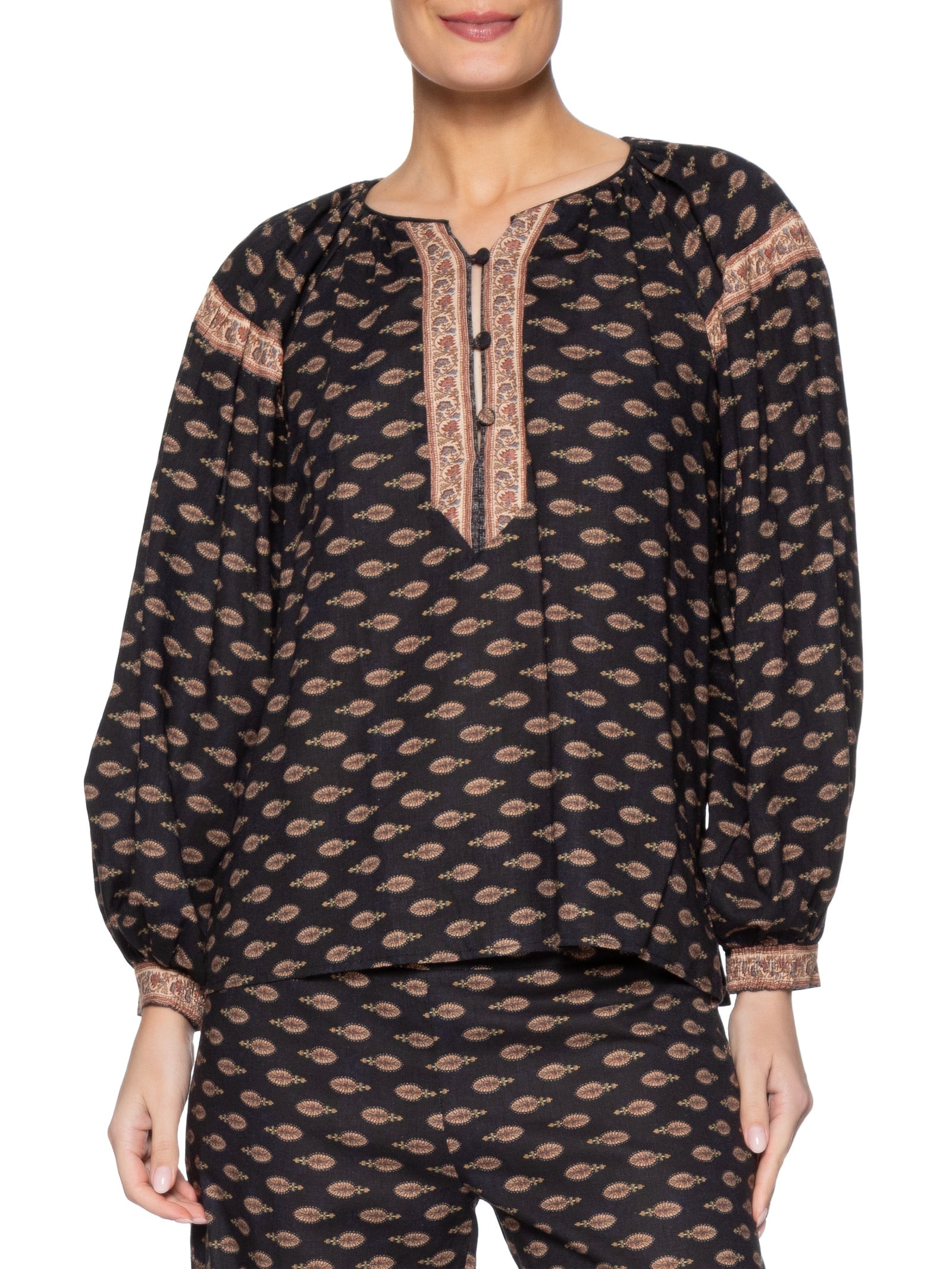 Blusa Manga Galões Estampa Jasmim Preto Maria Filó