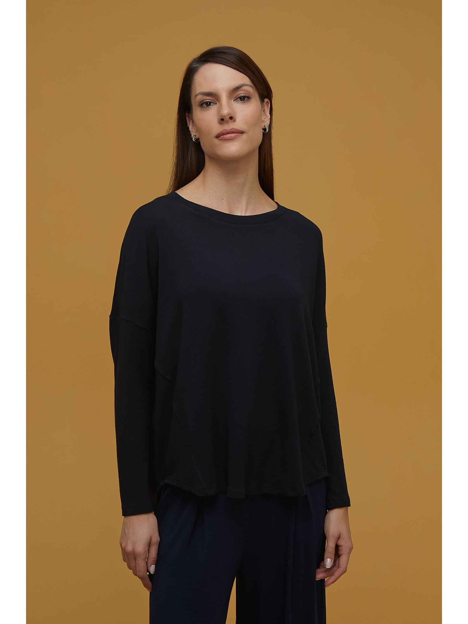 Blusa Manga Longa Preta Bambu Ceci Yogini