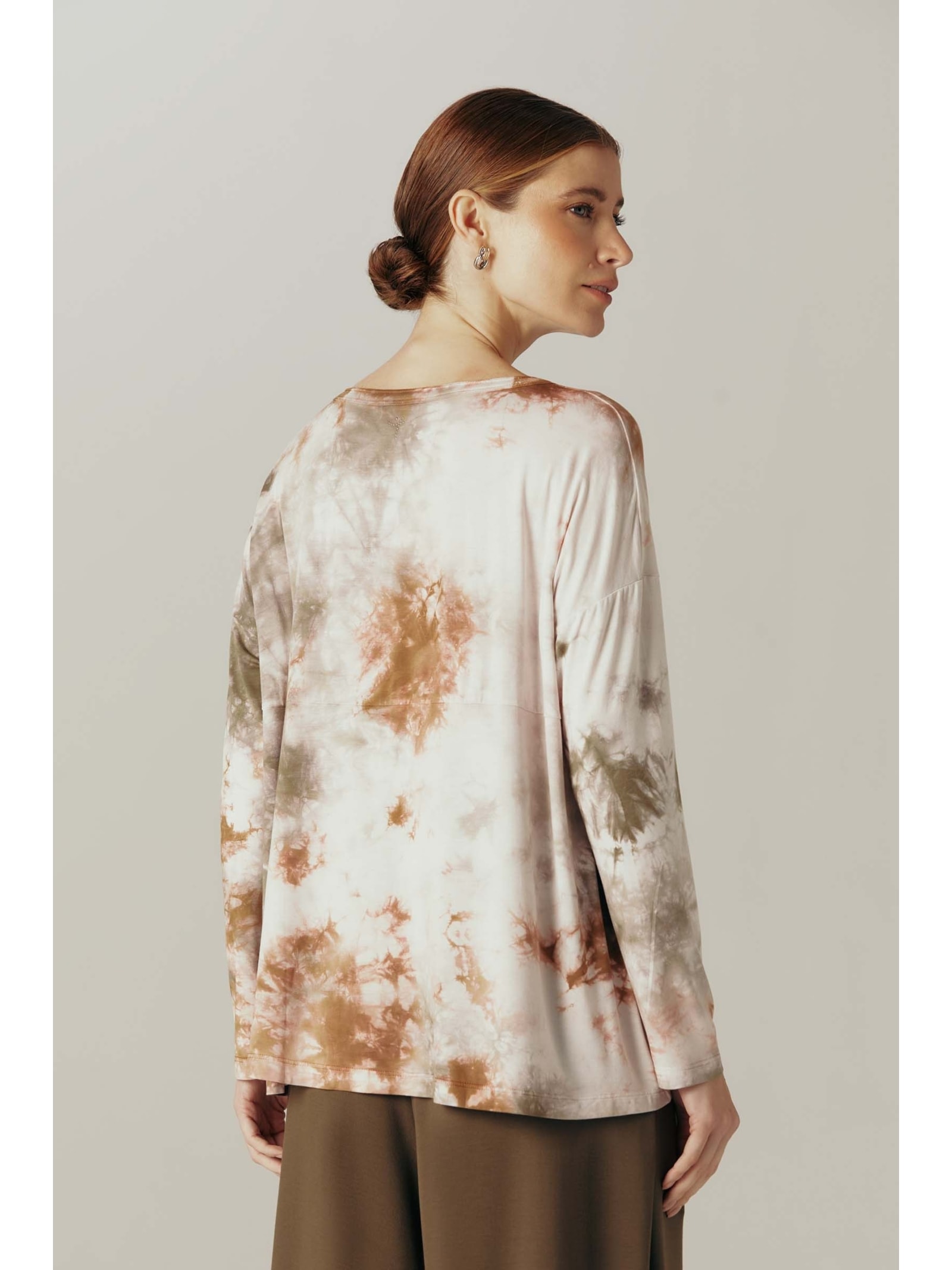 Blusa Manga Longa Tie Dye Marrom Modal Ieda Yogini