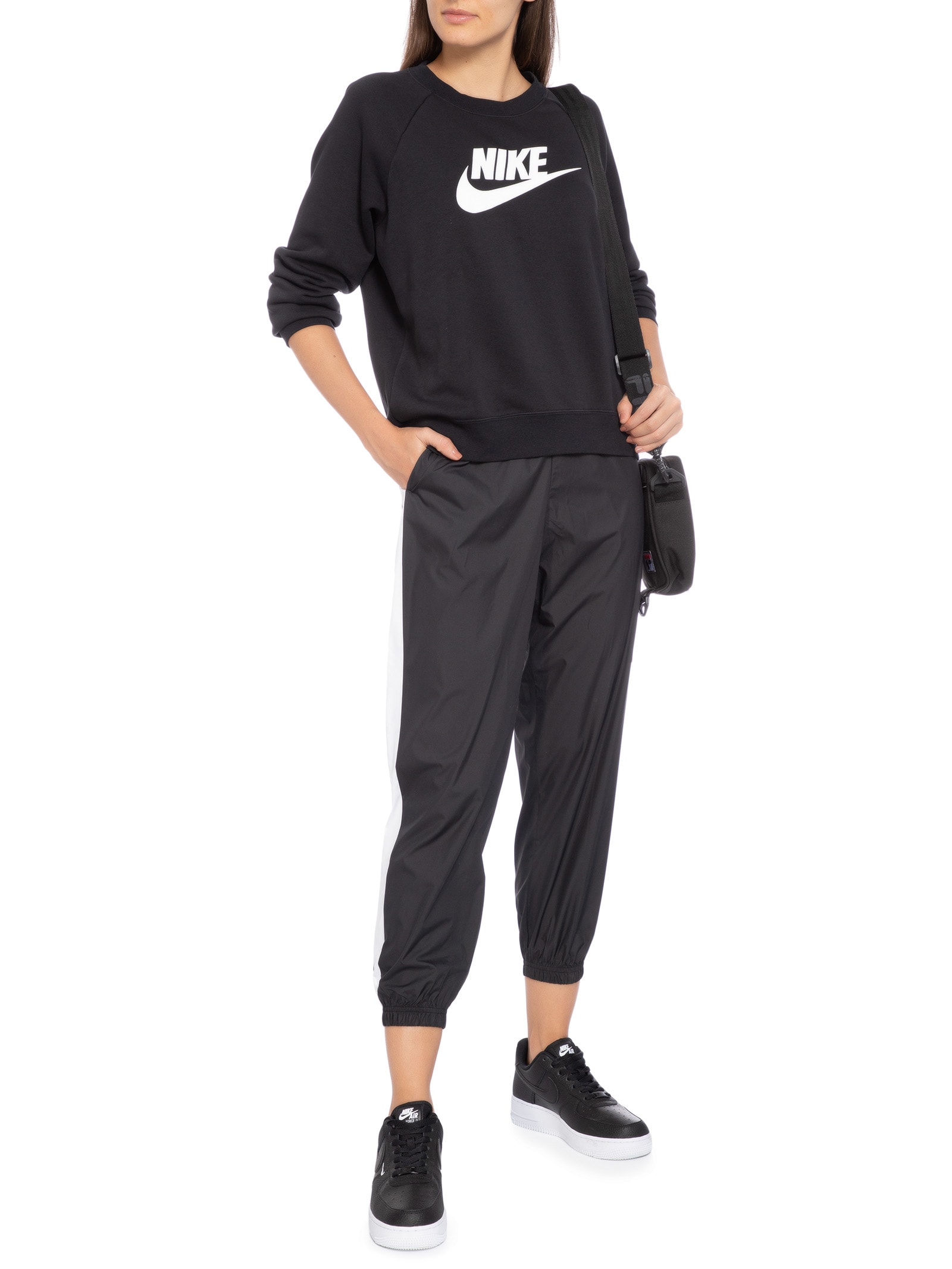 Blusão Feminino Sportswear Essential Preto Nike