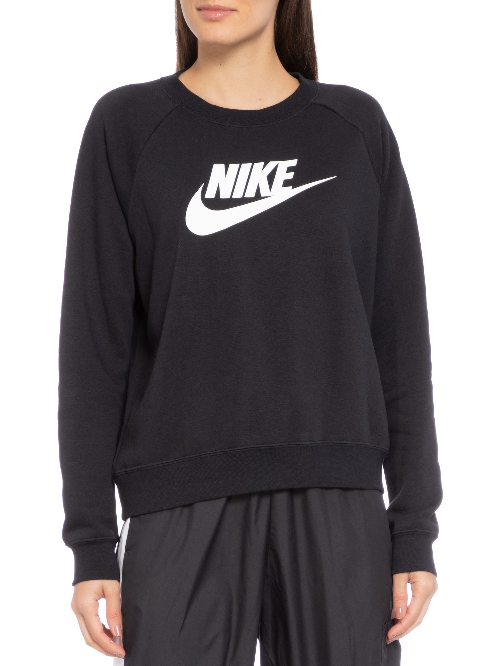 Blusão Feminino Sportswear Essential Preto Nike