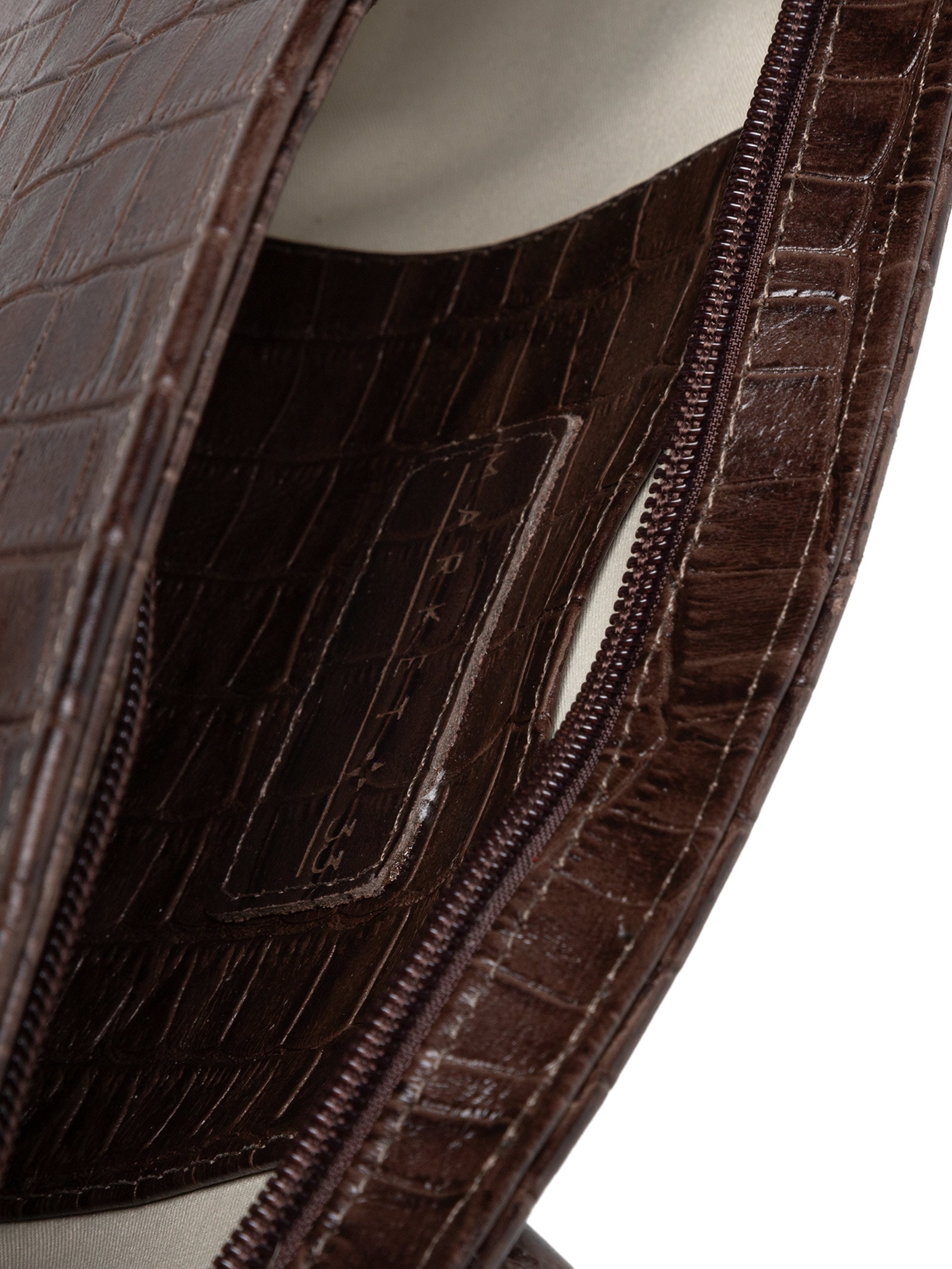 Bolsa Feminina Baguete Em Couro Croco Marrom Market 33