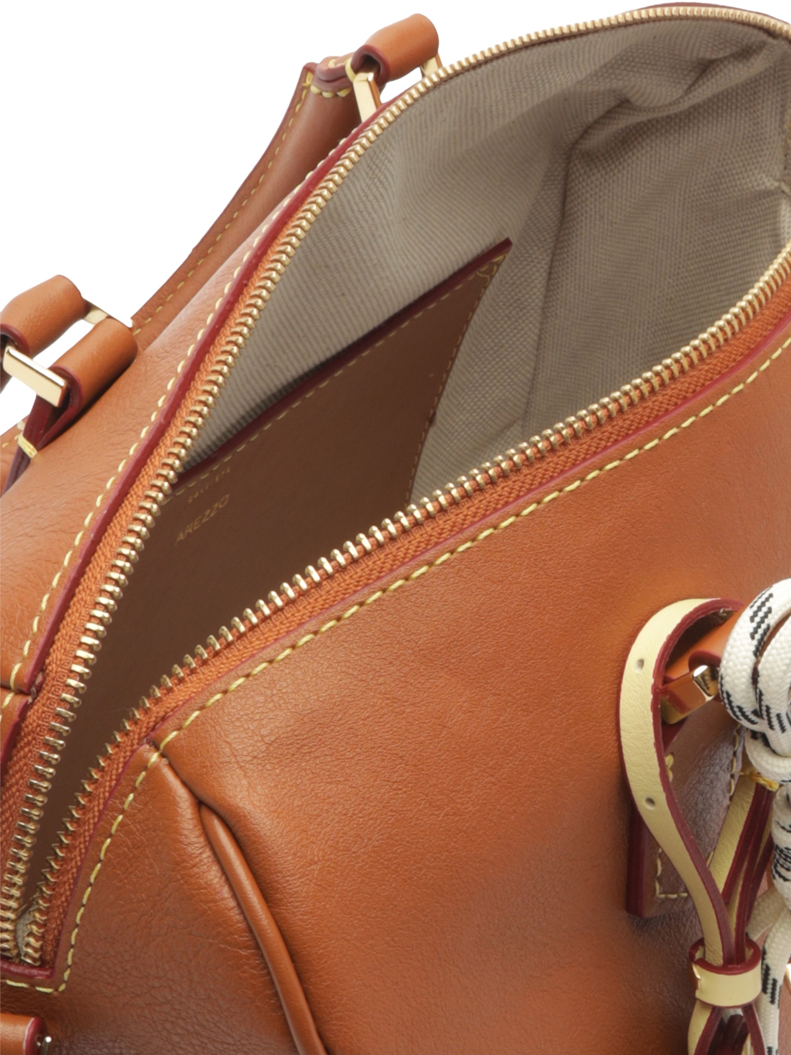 Bolsa Feminina Bowling Couro Média Alça Corrente Marrom Arezzo