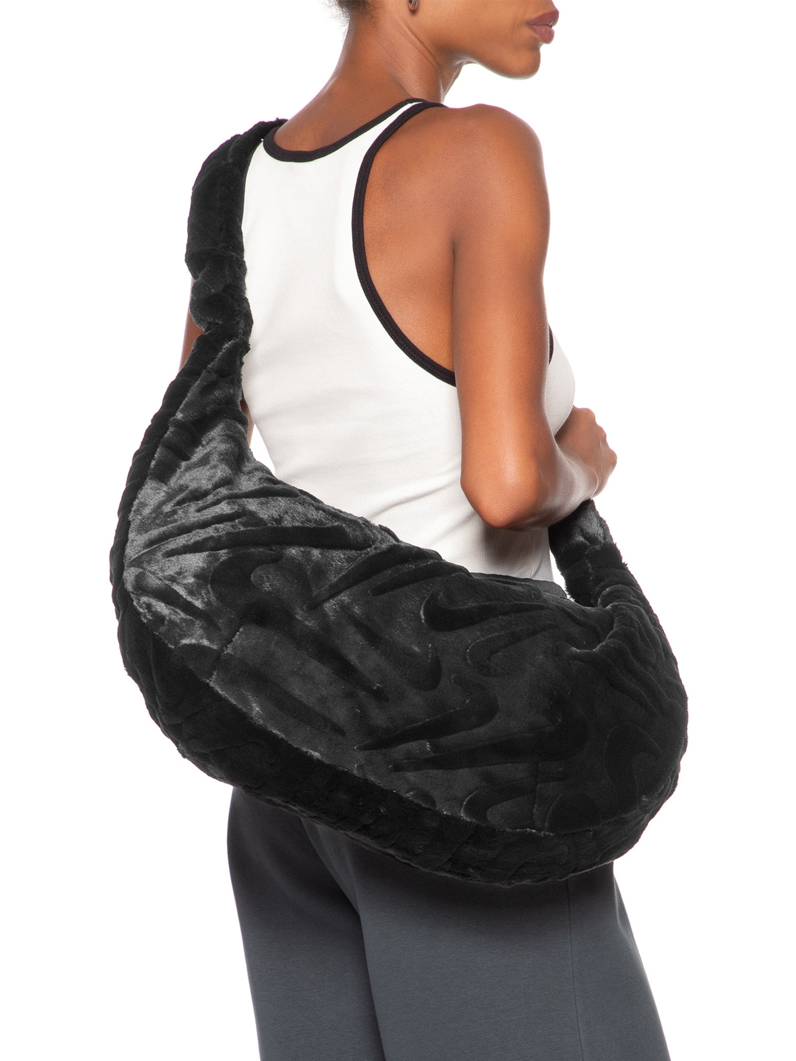 Bolsa Feminina Faux Fur Slouchy Preto Nike