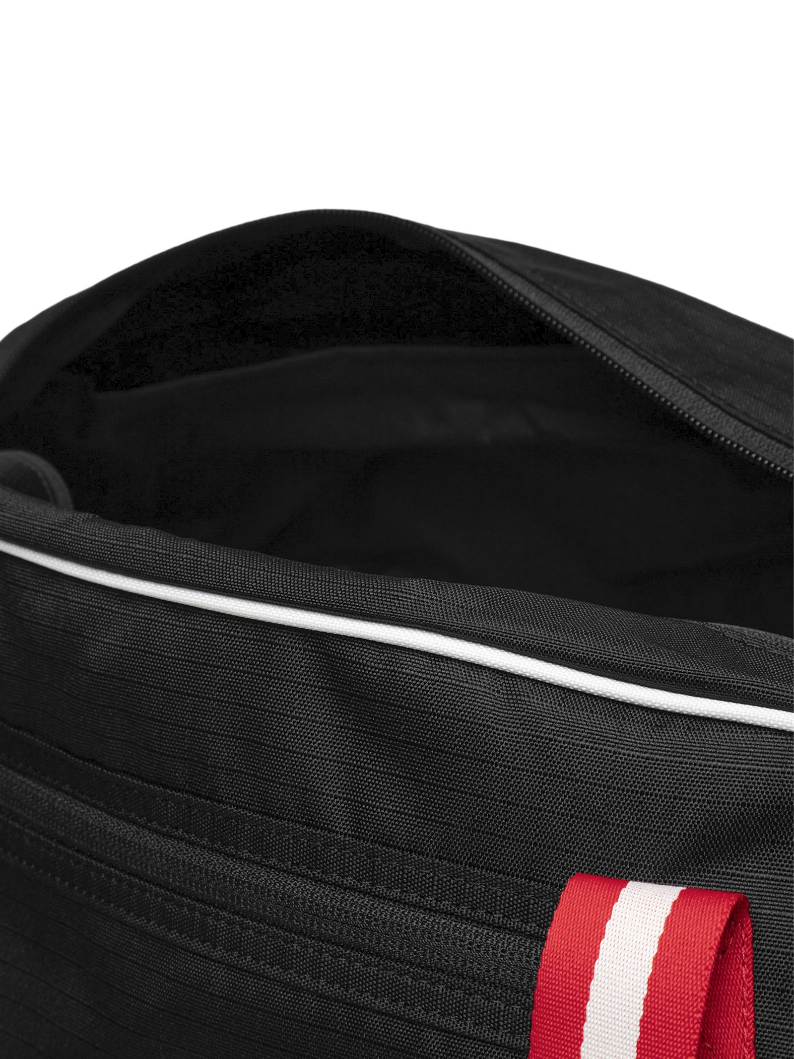 Bolsa Feminina Gym Club Duffel Bag 24L Preto Nike