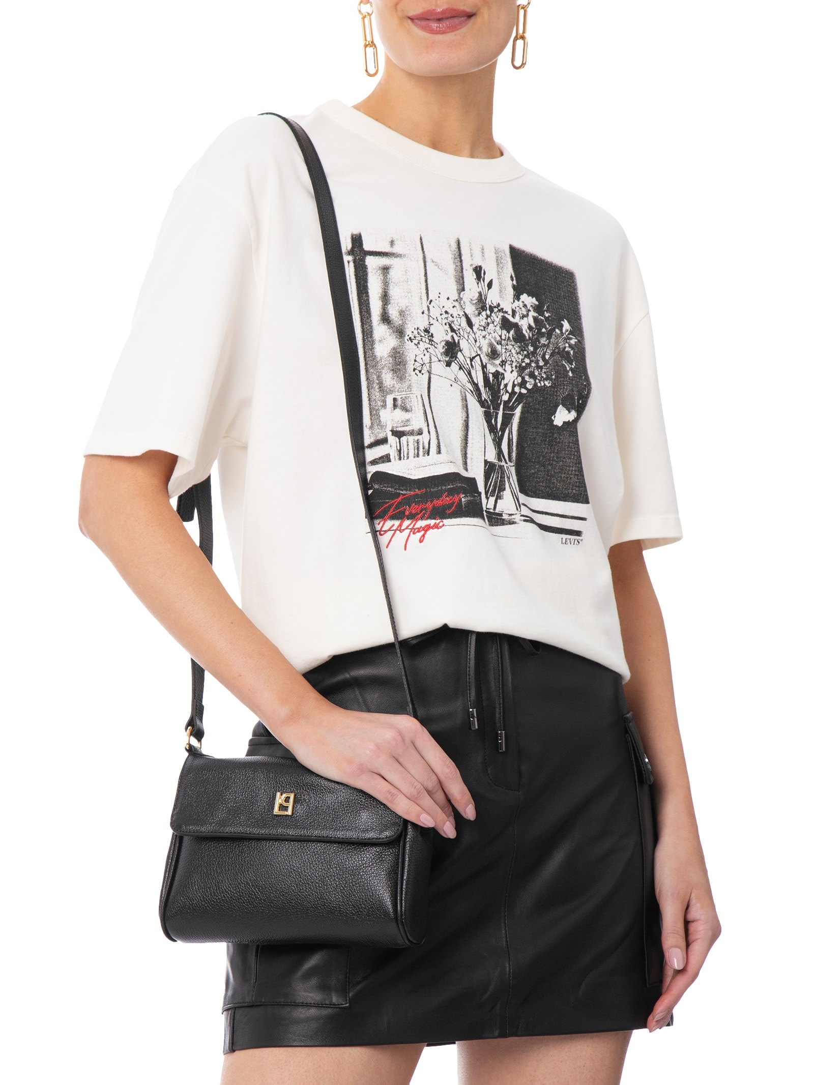 Bolsa Feminina Pequena Crossbody Couro Com Enfeite Preto Lança Perfume