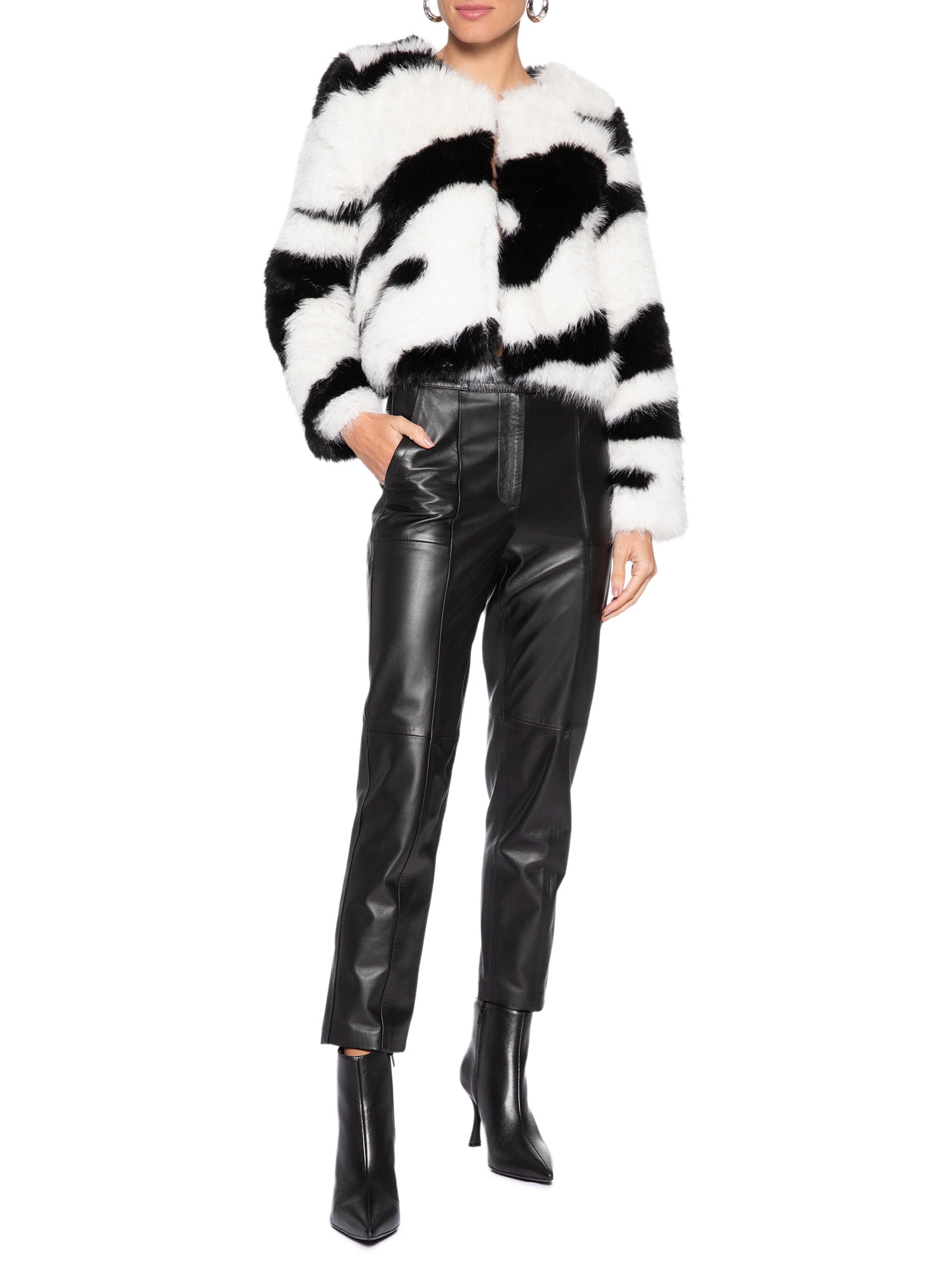 Bota Feminina Cano Baixo Em Couro Preto Market 33