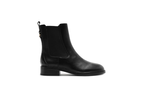 Bota Feminina Cano Curto Atana Soft - Preto