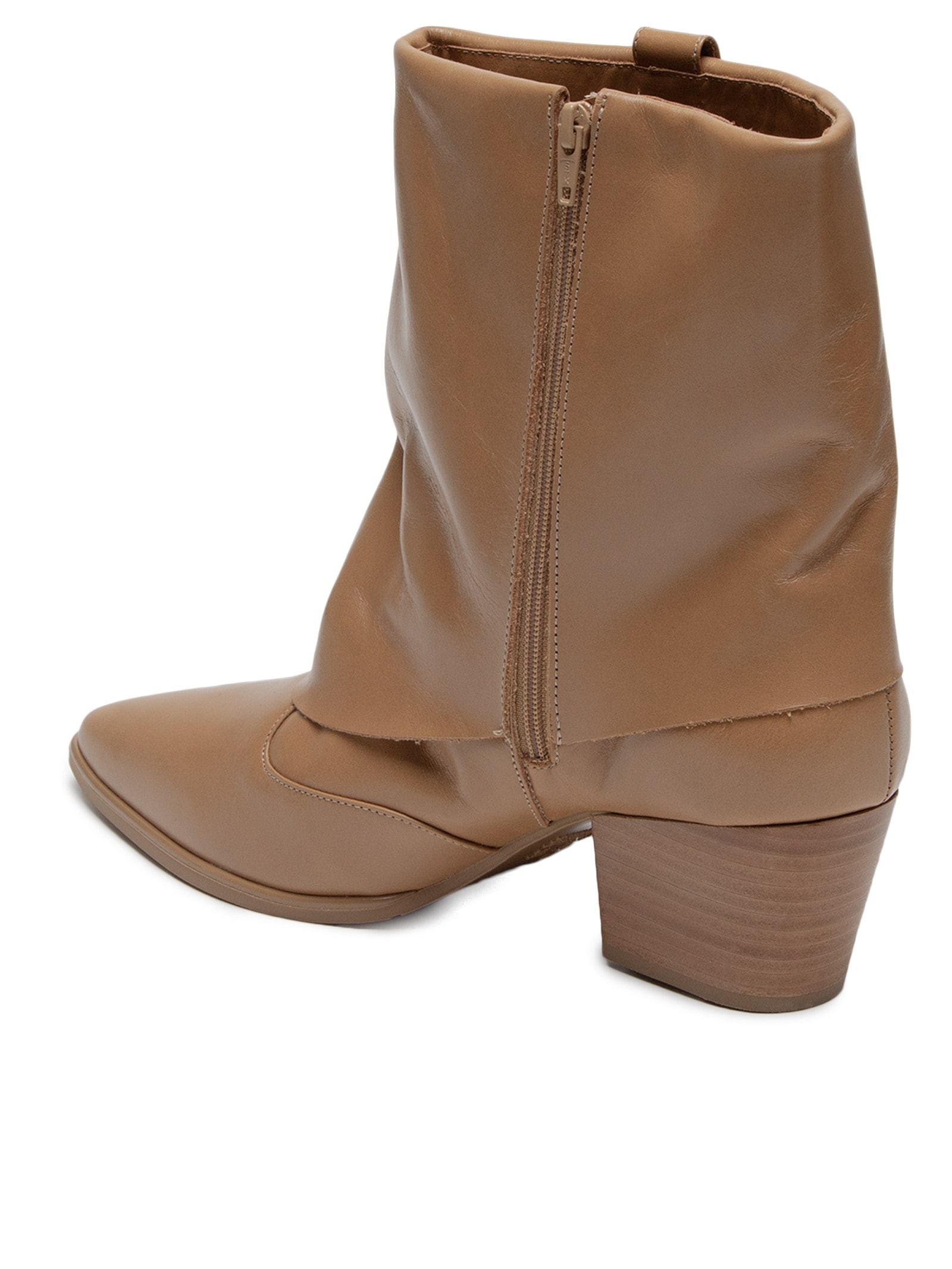 Bota Feminina Cano Médio em Couro Marrom Market 33