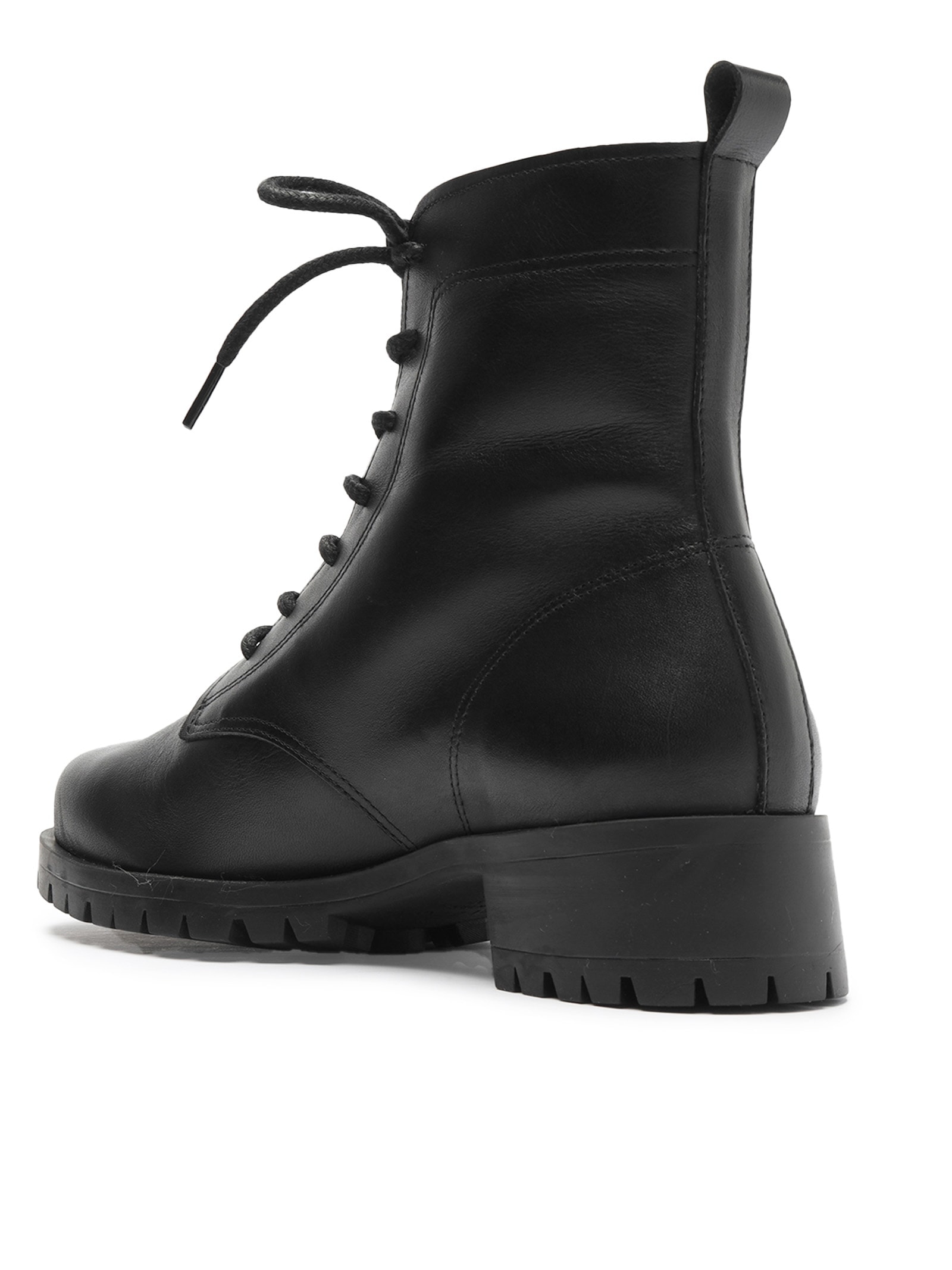 Bota Feminina Coturno Couro Tratorado Básico Preto Arezzo