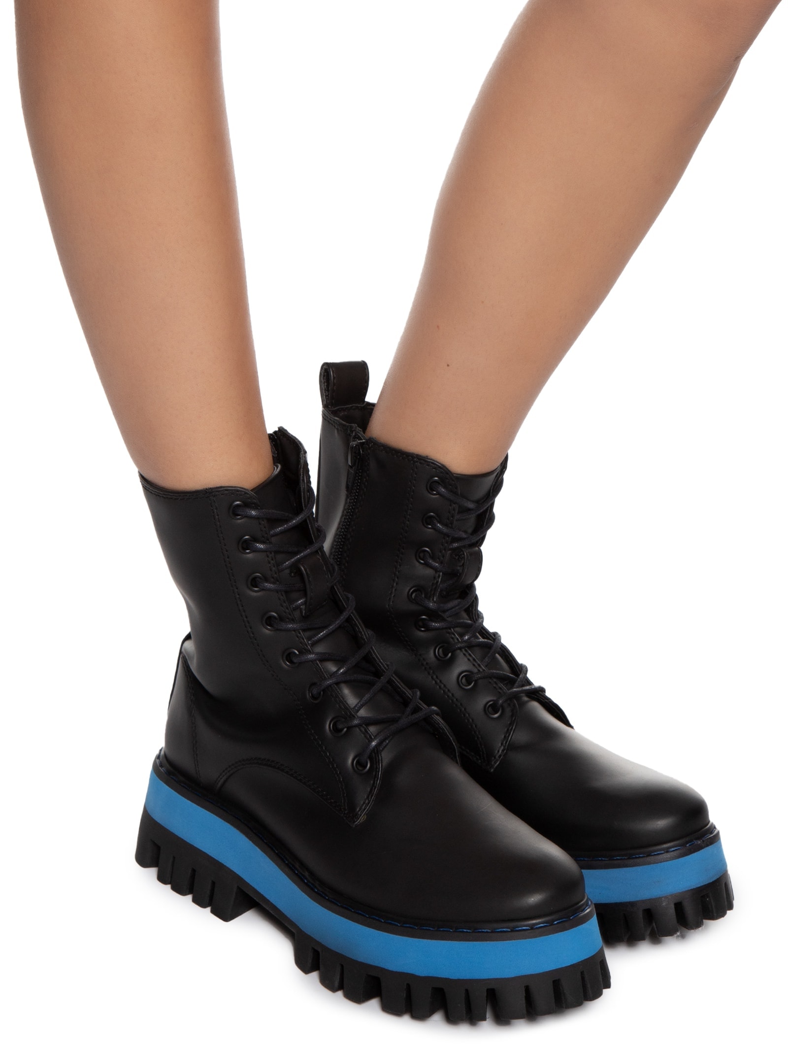 Bota Feminina Coturno Folha Básico Preto Farm