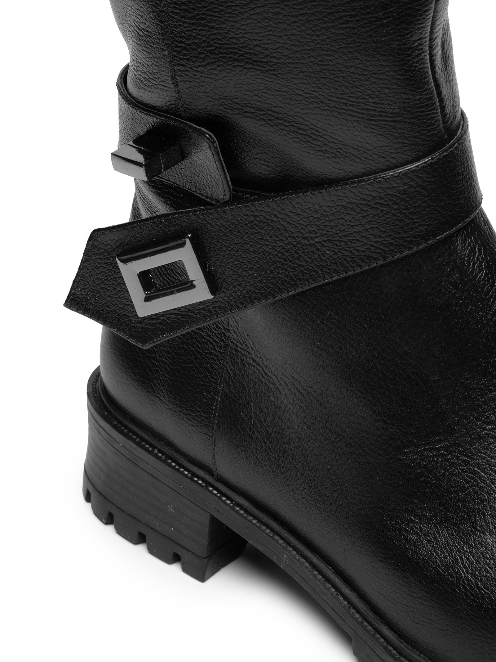 Bota Feminina Couro Alta Com Fivela Preto Basiq