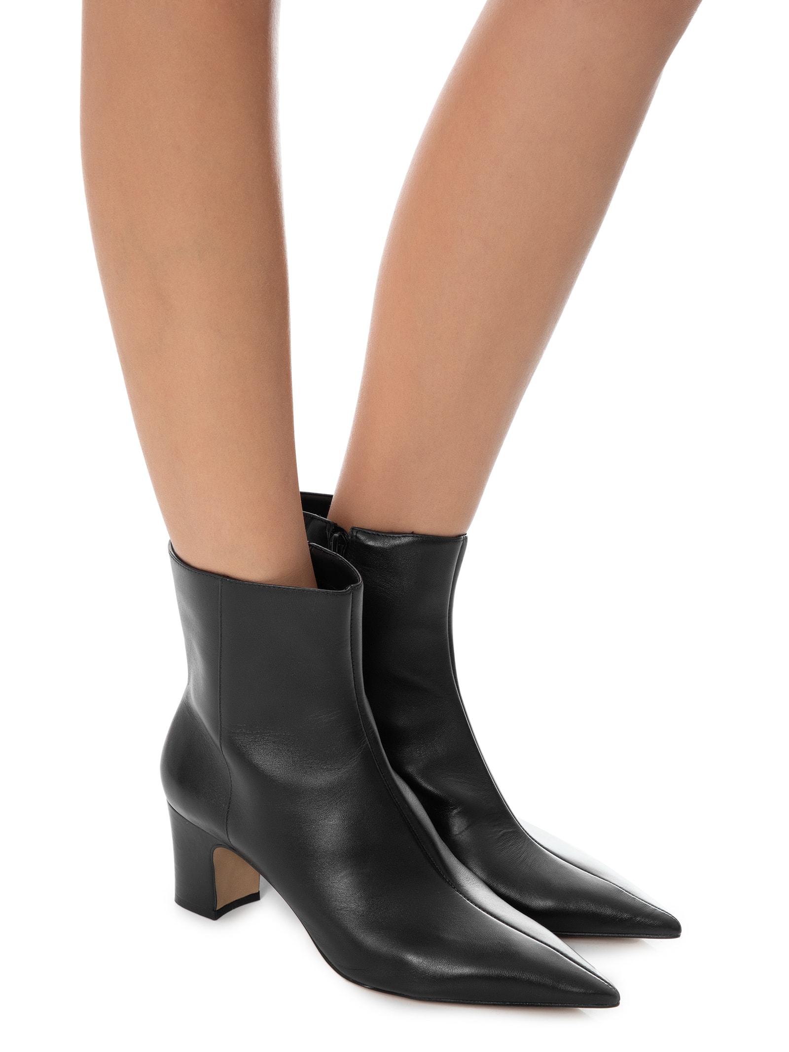Bota Feminina Couro Cano Curto Bico Fino - Arezzo - Preto