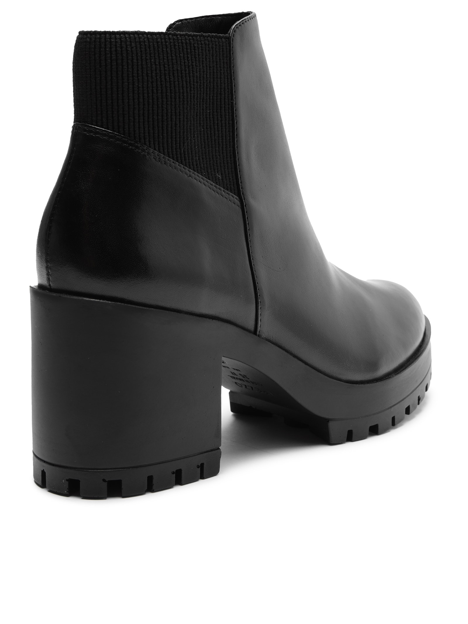 Bota Feminina Couro Salto Médio Tratorada Zíper Preto Arezzo