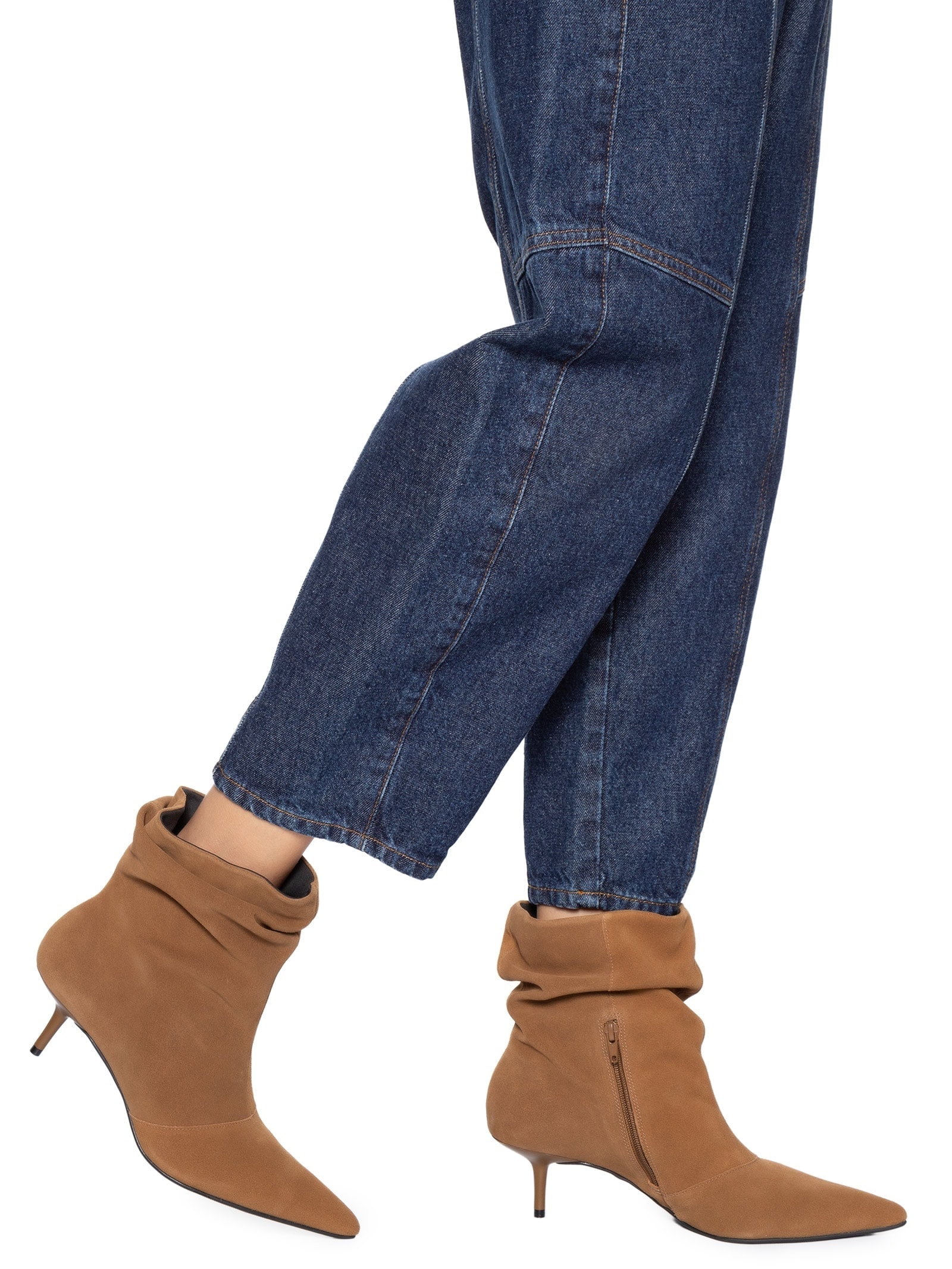 Bota Feminina Slouchy Em Camurça Marrom '2Essential